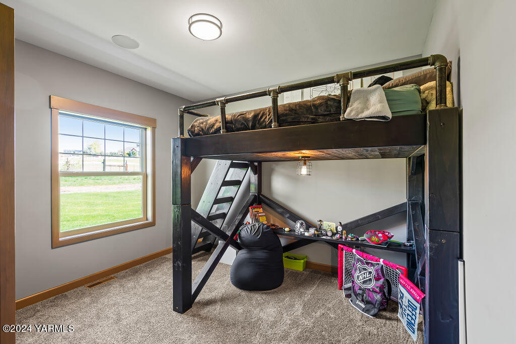 3663 Selah Loop Rd