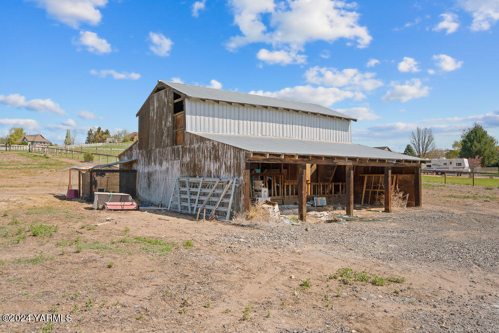 3663 Selah Loop Rd