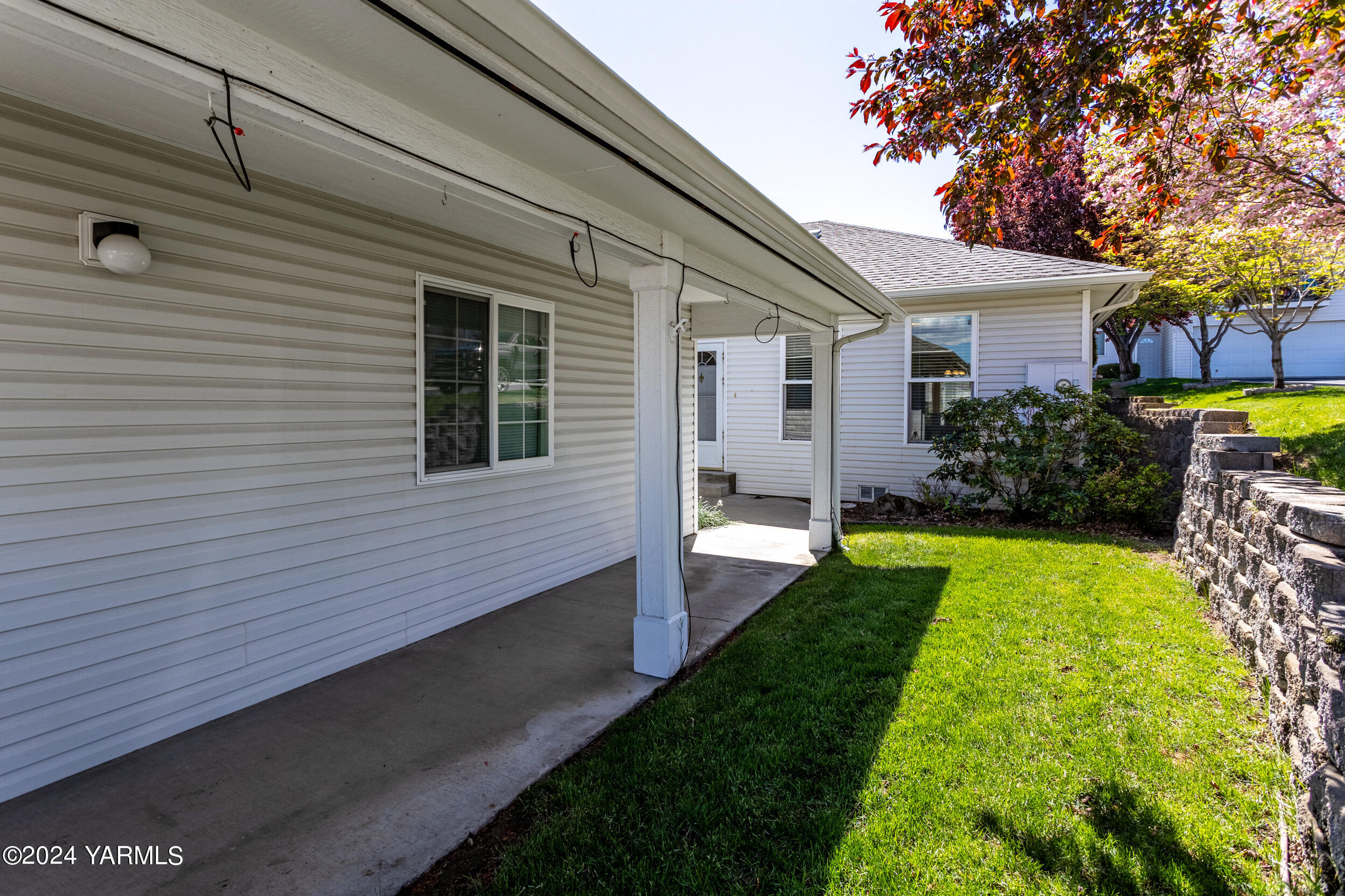 3701 Fairbanks Ave Unit: G-27