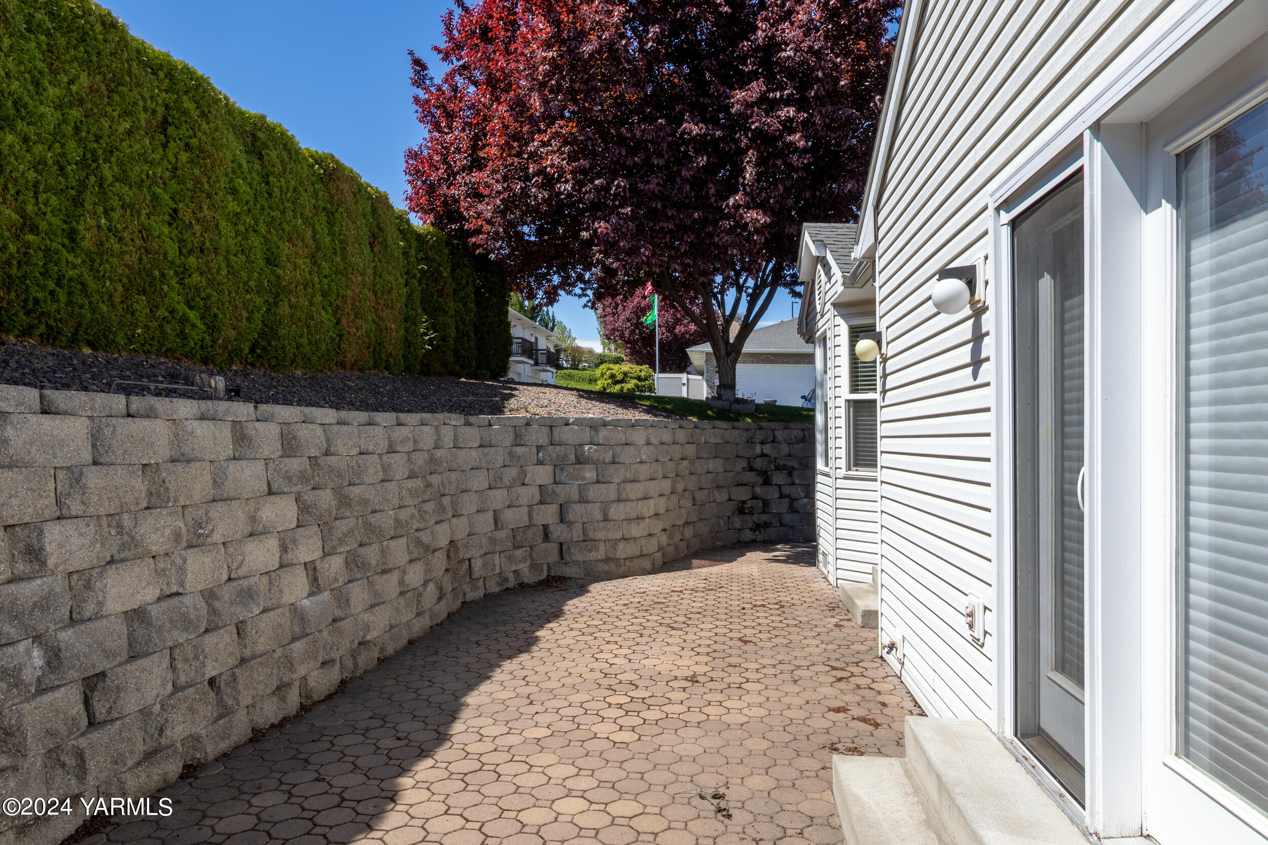 3701 Fairbanks Ave Unit: G-27