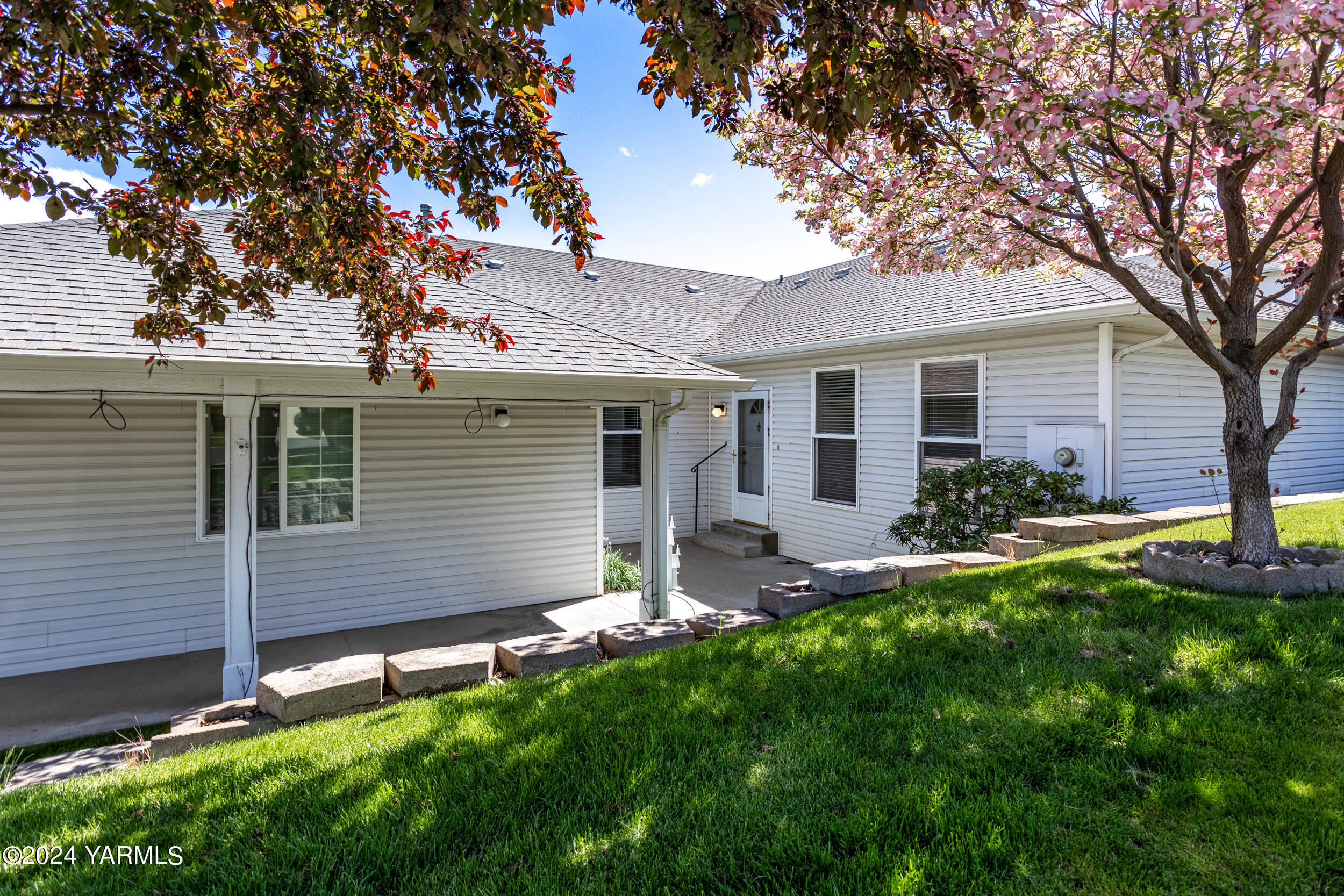 3701 Fairbanks Ave Unit: G-27