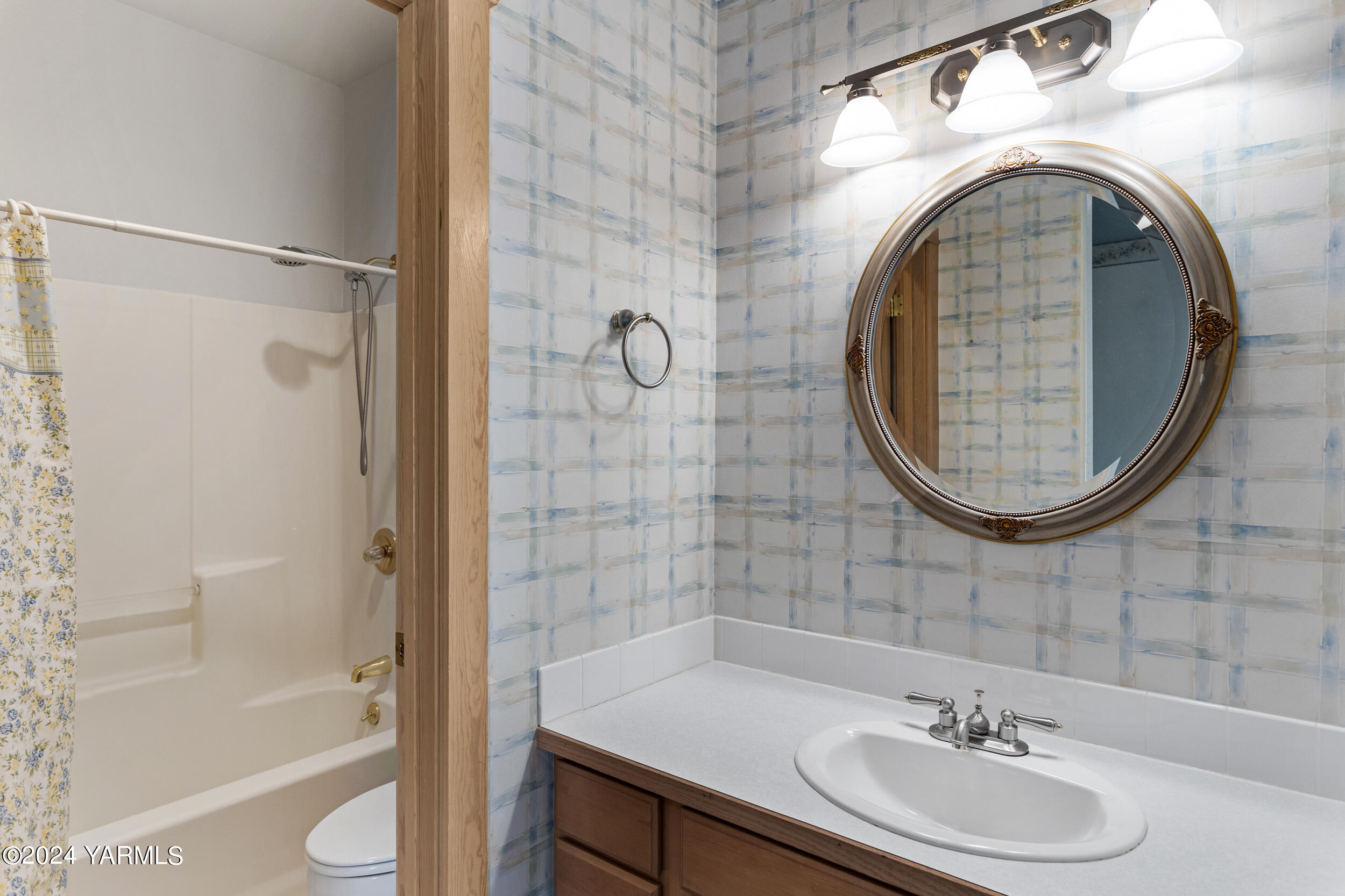 3701 Fairbanks Ave Unit: G-27