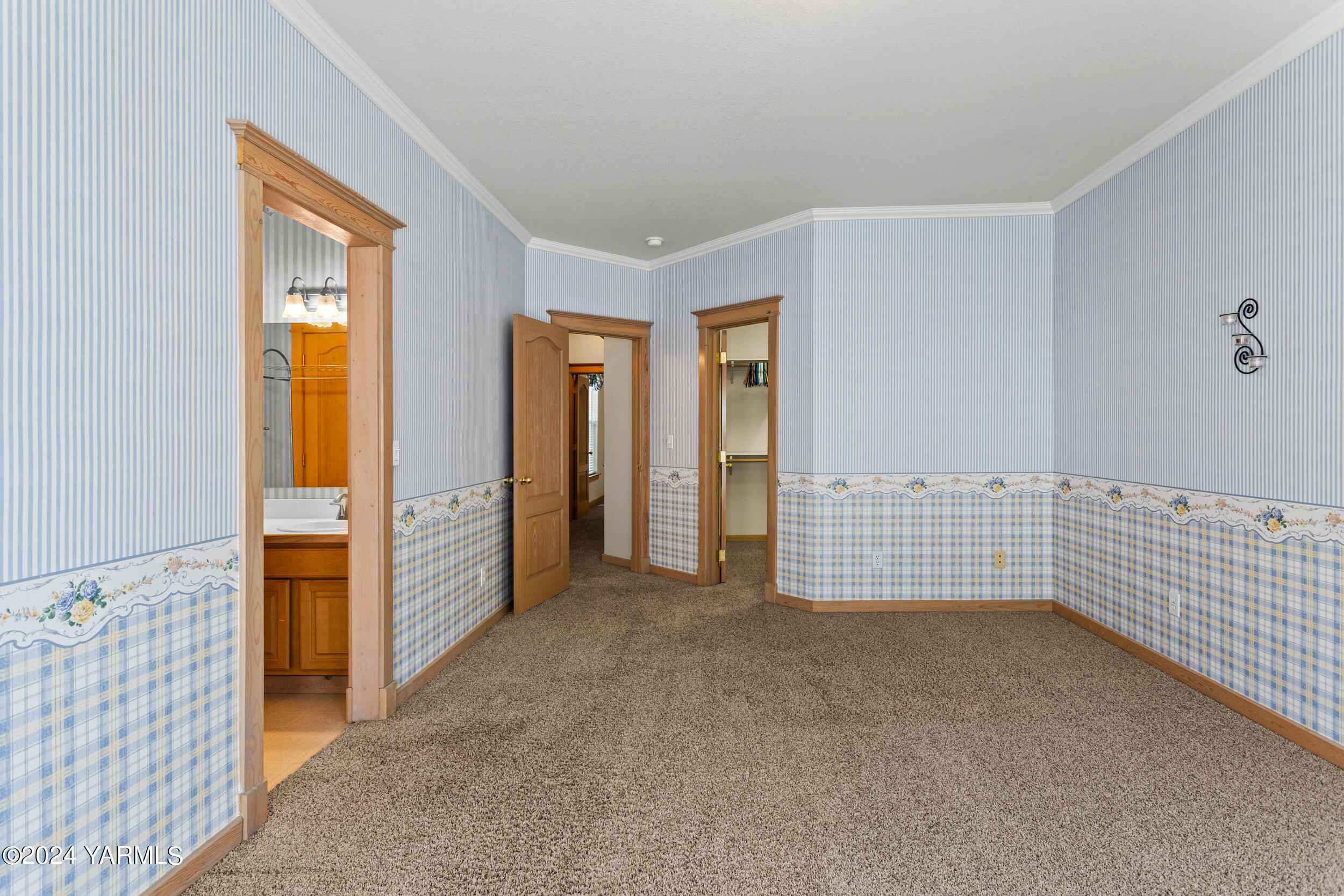 3701 Fairbanks Ave Unit: G-27
