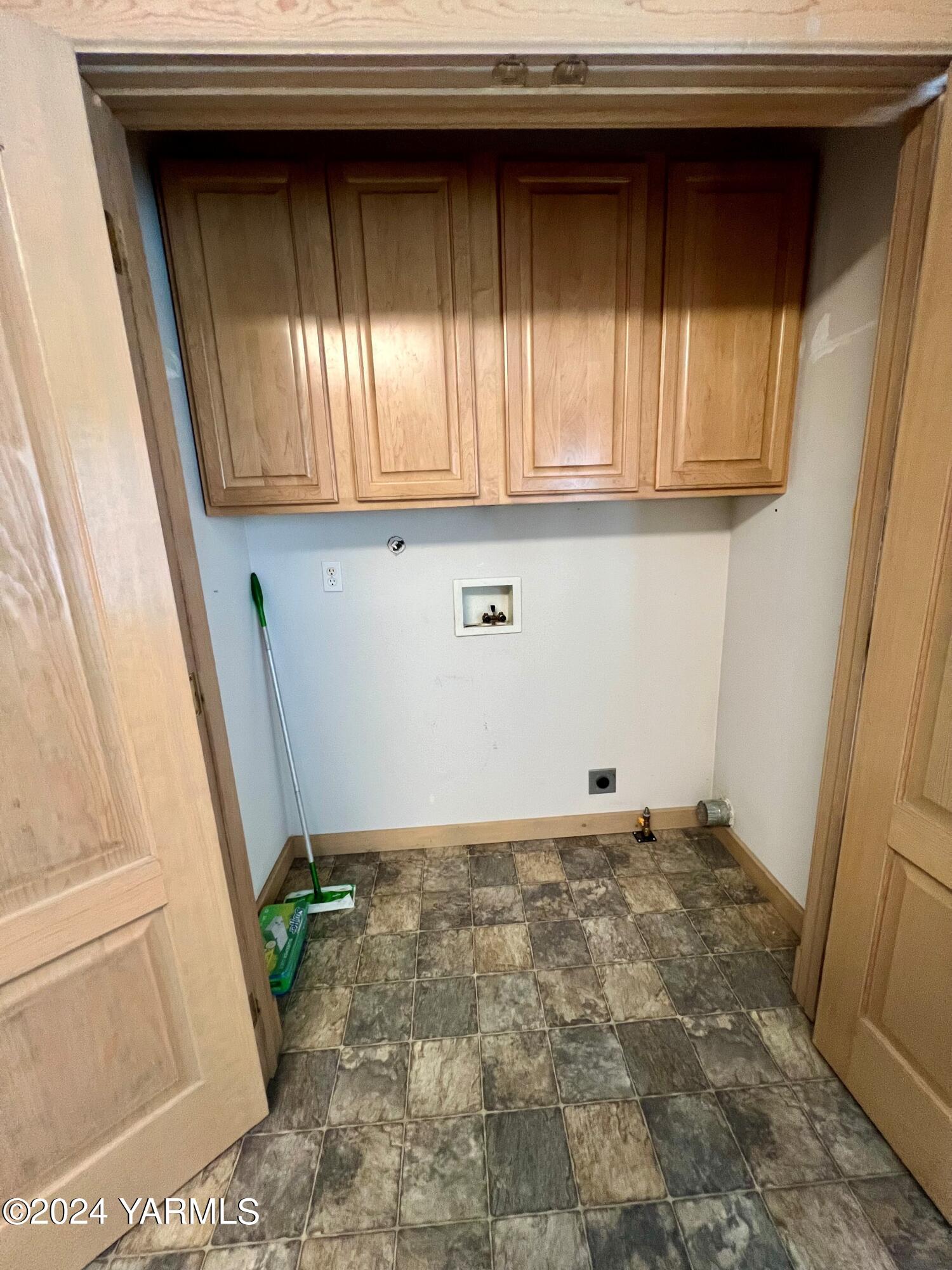 3701 Fairbanks Ave Unit: G-27