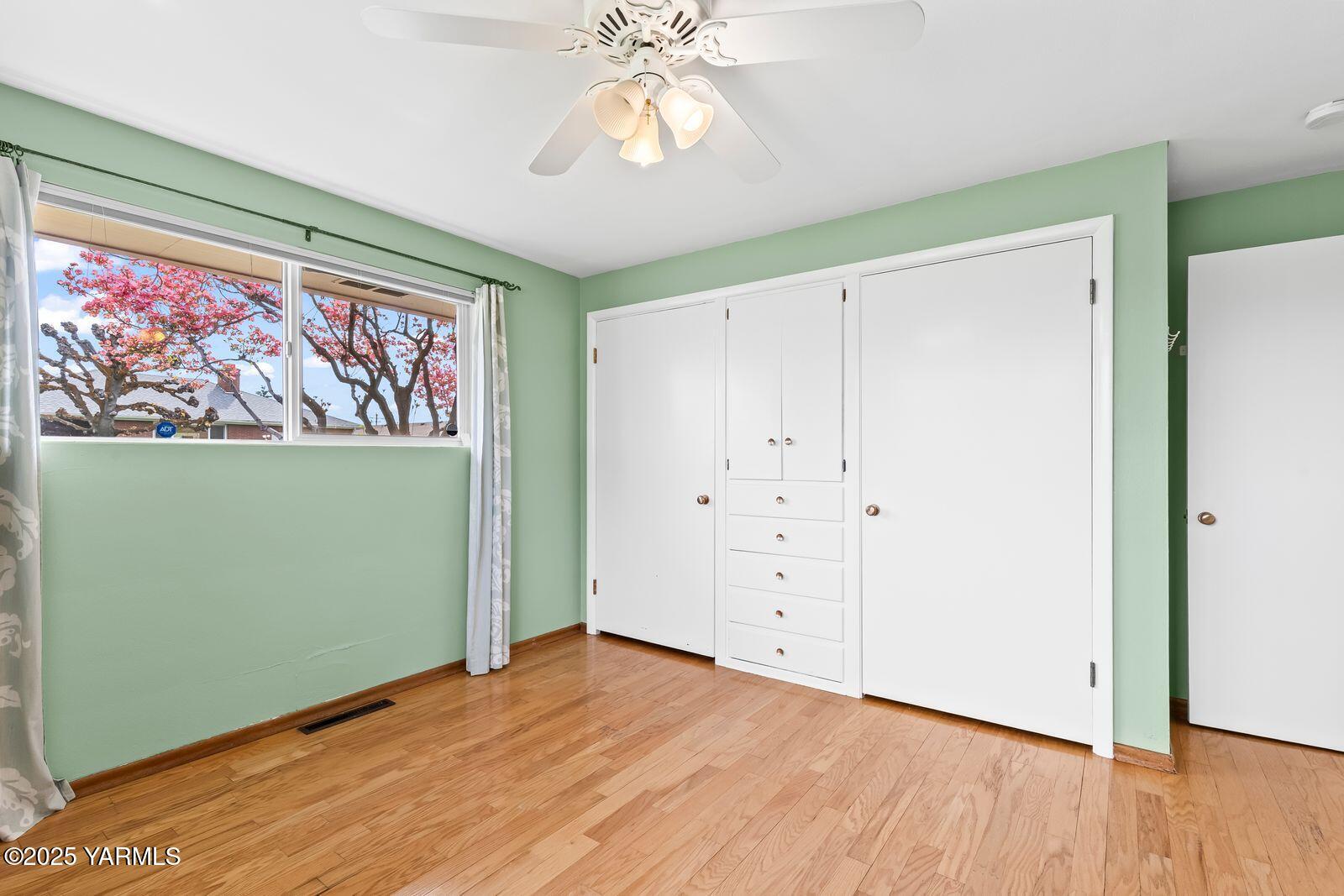 220 N 42nd Ave