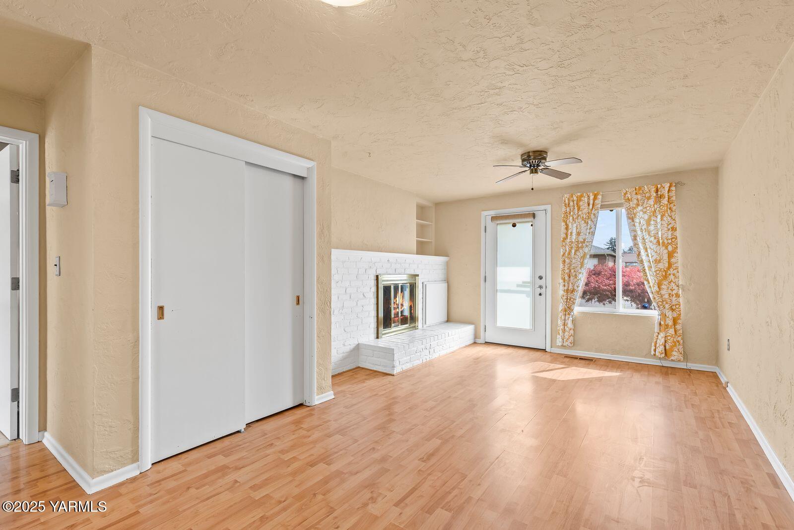 220 N 42nd Ave