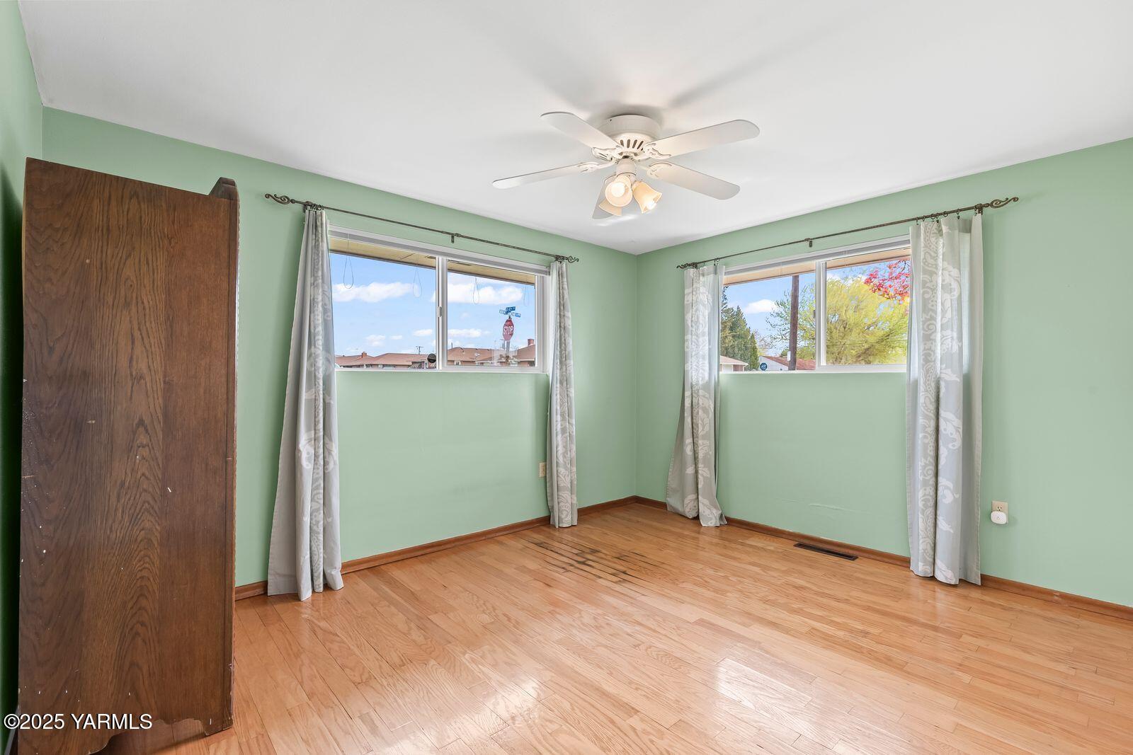 220 N 42nd Ave