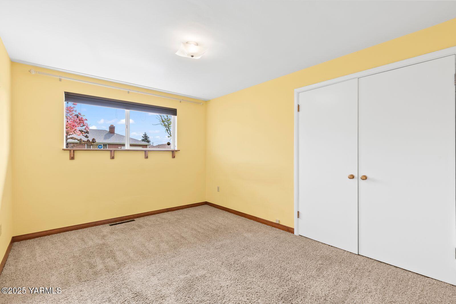 220 N 42nd Ave