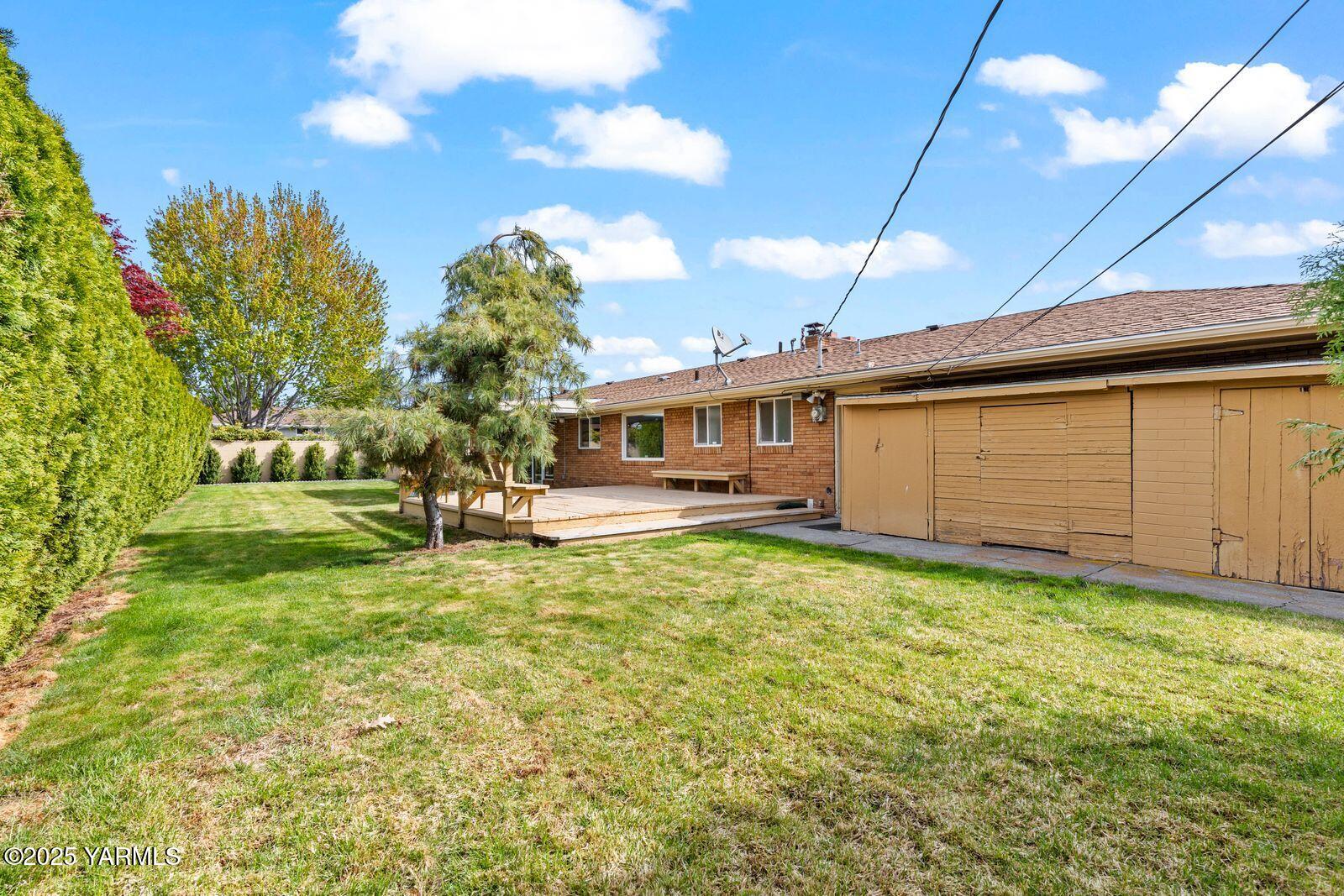 220 N 42nd Ave