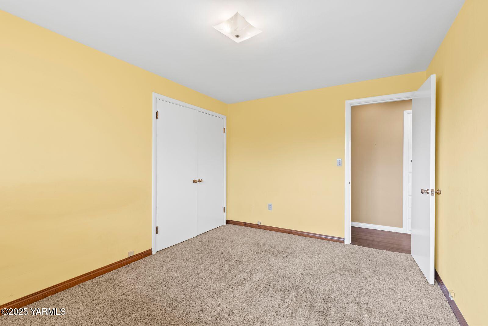220 N 42nd Ave