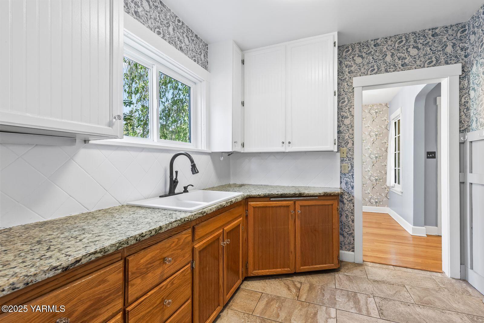 220 N 23rd Ave