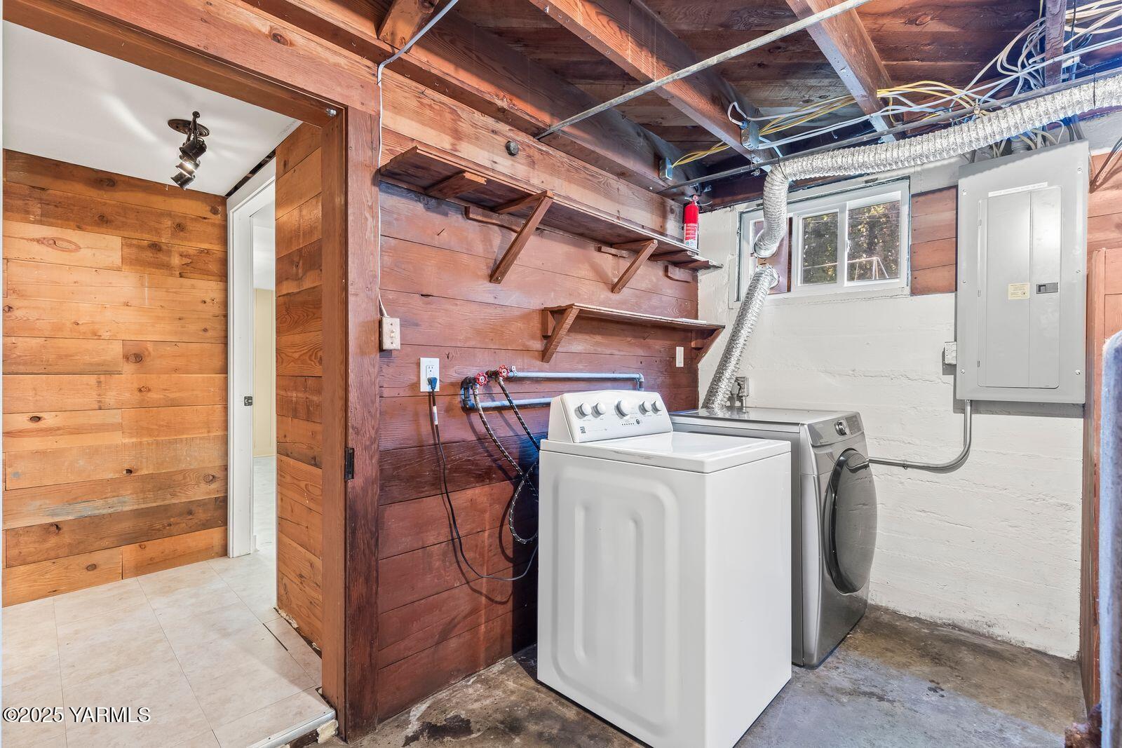 220 N 23rd Ave