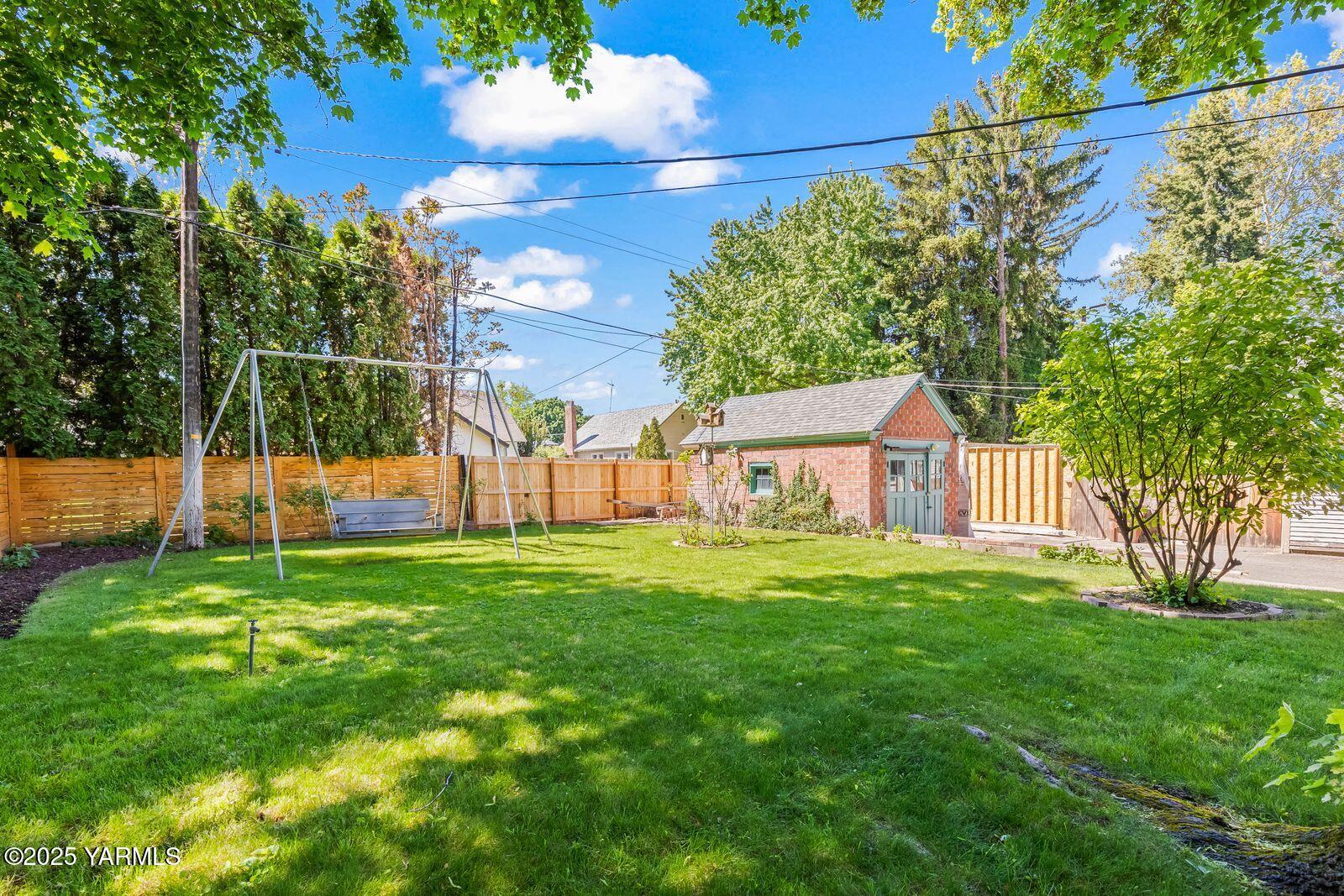 220 N 23rd Ave