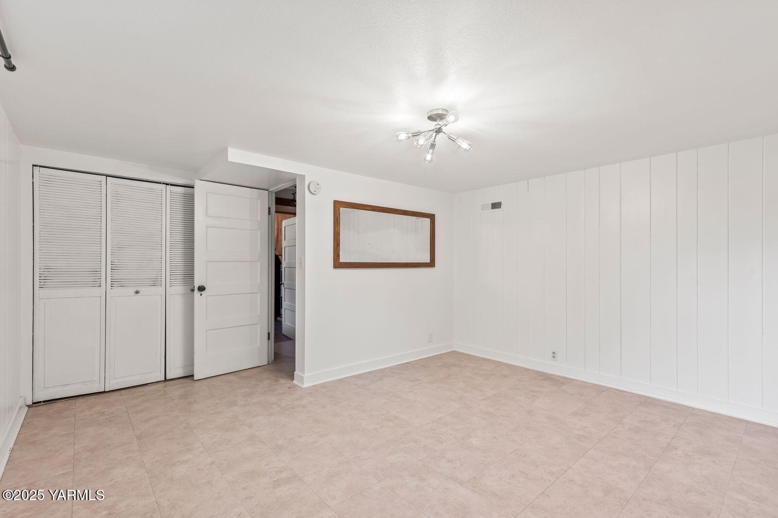 220 N 23rd Ave