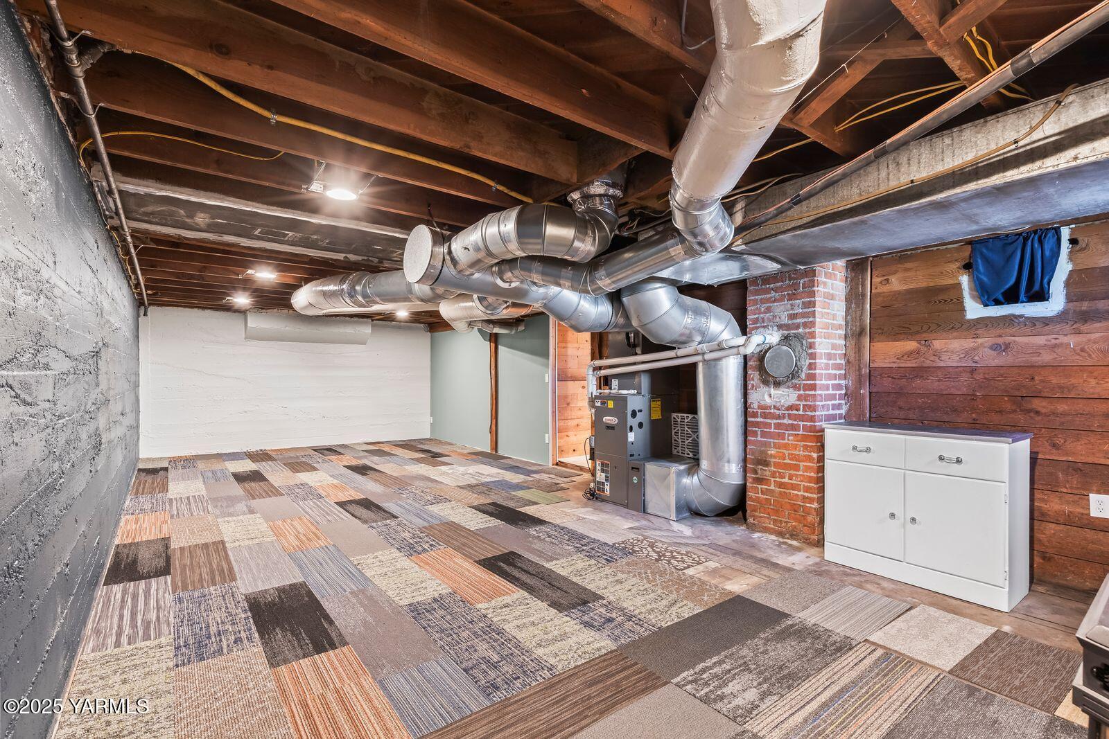 220 N 23rd Ave