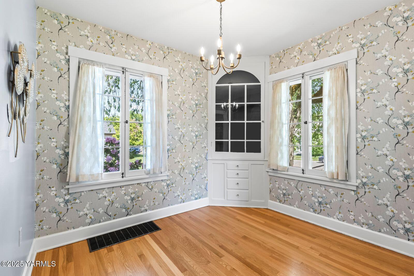 220 N 23rd Ave
