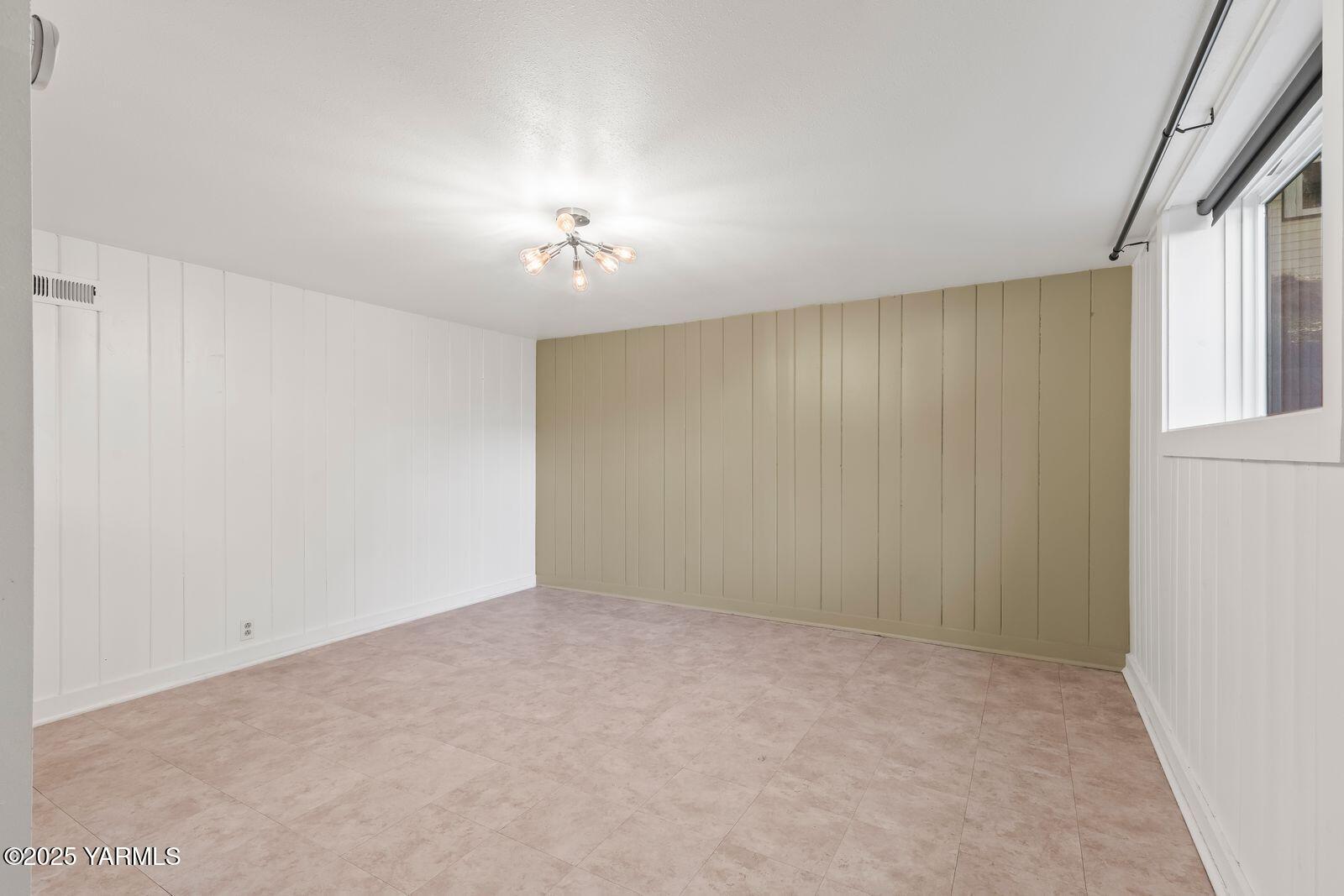 220 N 23rd Ave