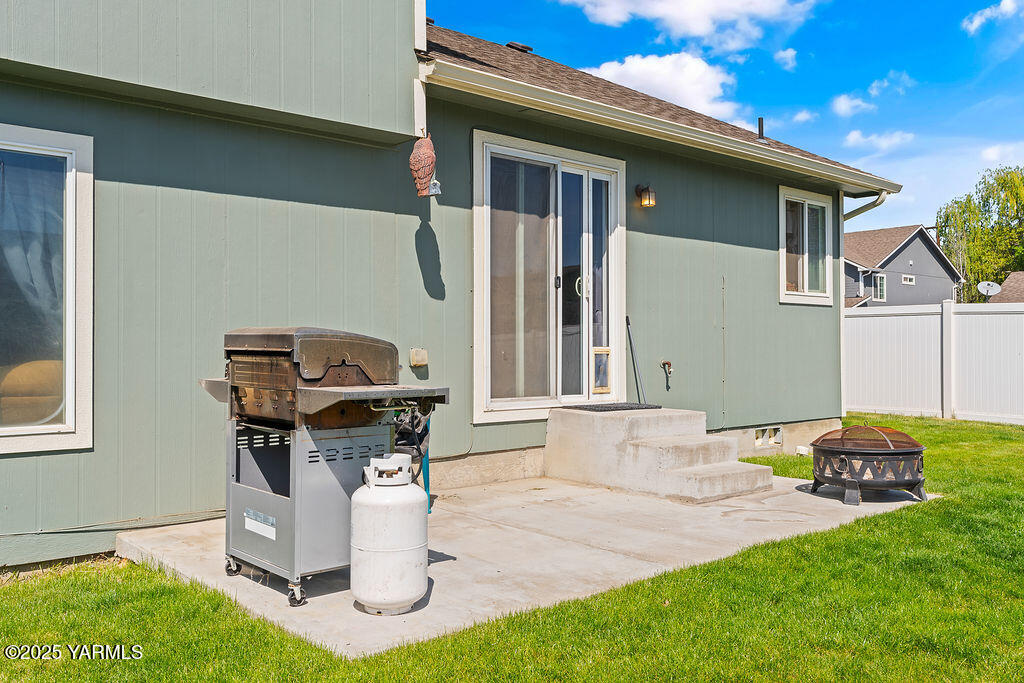 2011 S 58th Ave