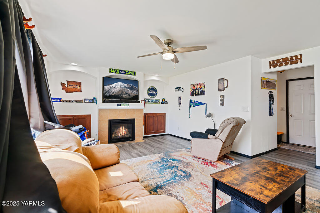 2011 S 58th Ave