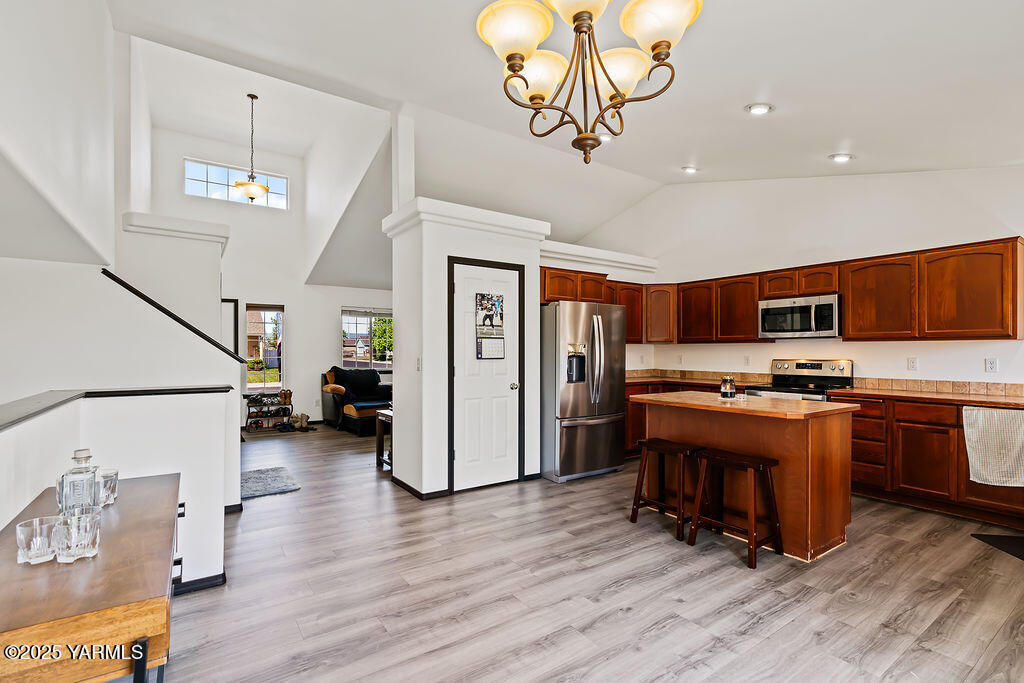 2011 S 58th Ave