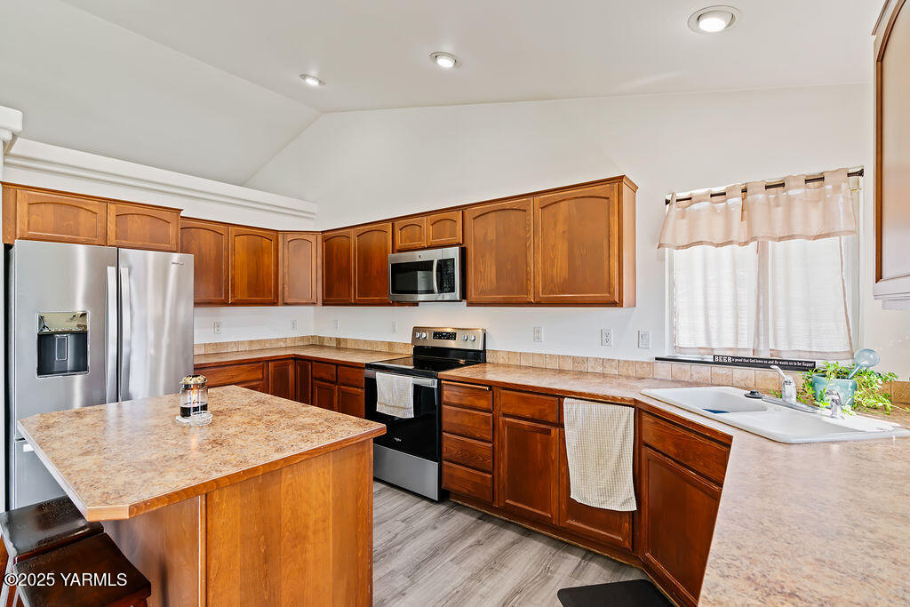 2011 S 58th Ave