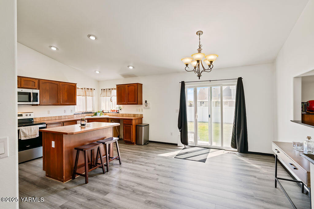 2011 S 58th Ave