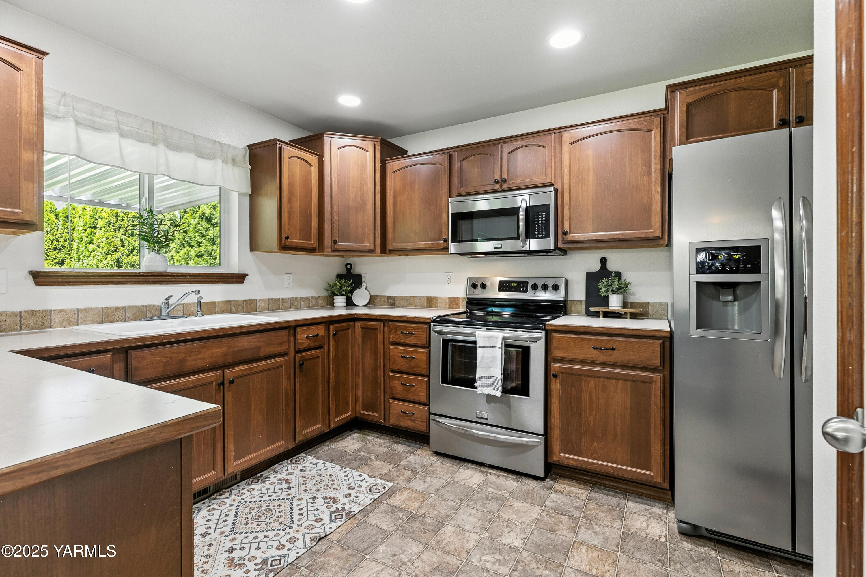 5807 W Whatcom Ave