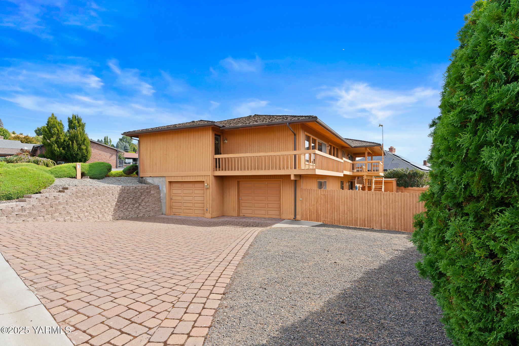 6006 Glacier Way