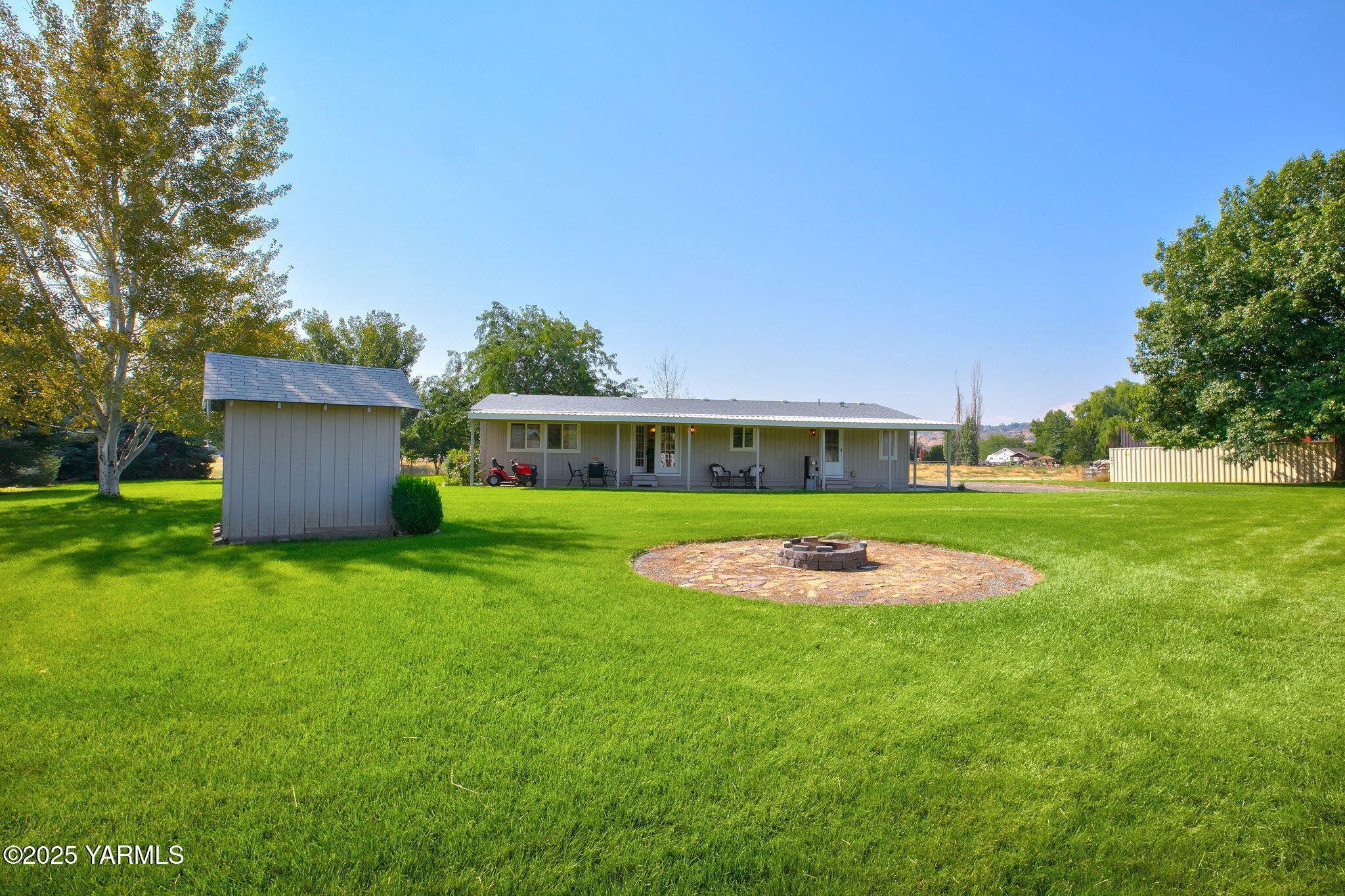 2561 Mapleway Rd