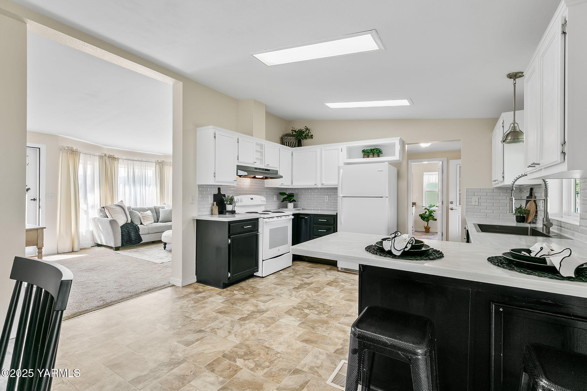 2561 Mapleway Rd