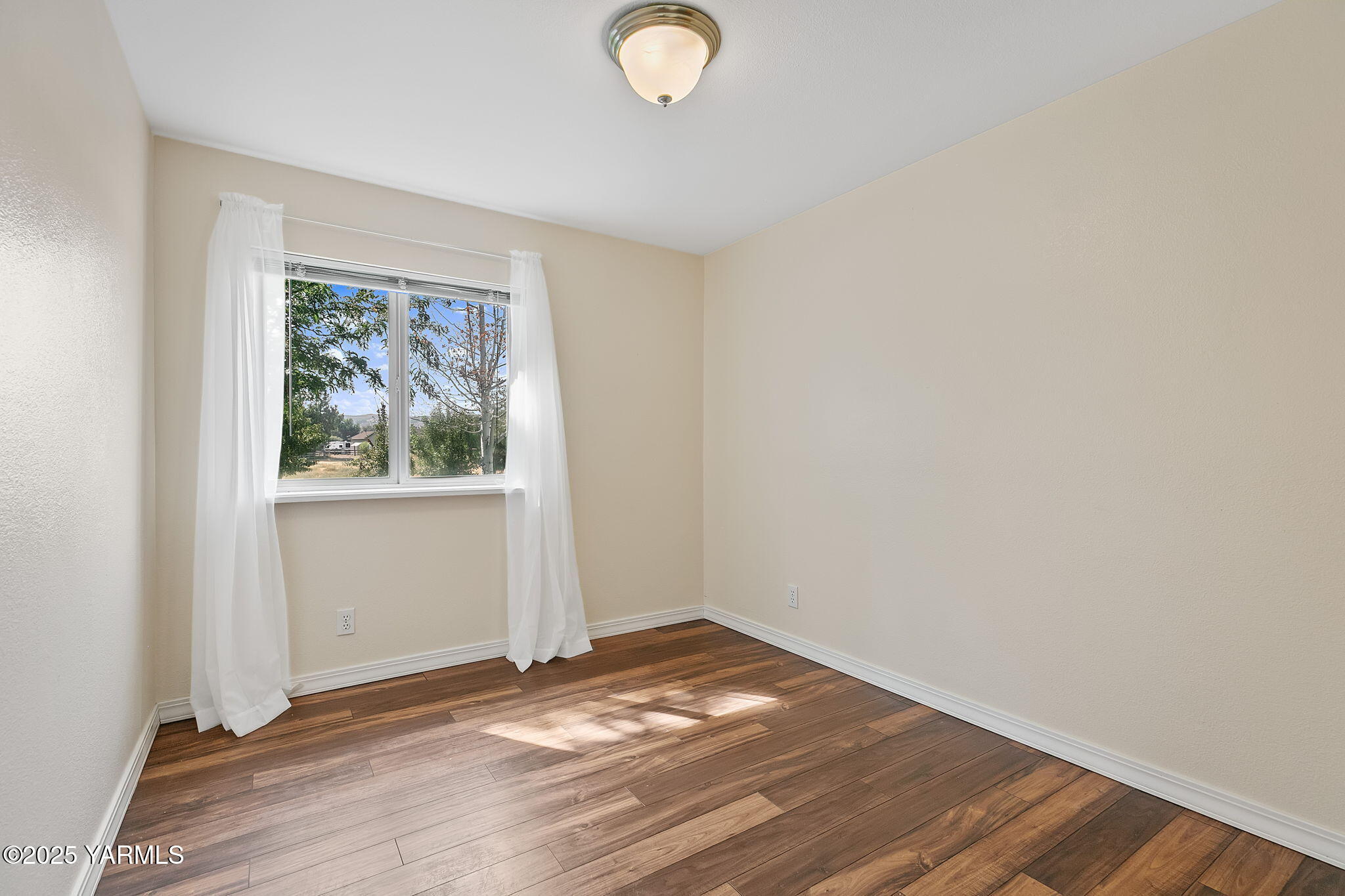 2561 Mapleway Rd