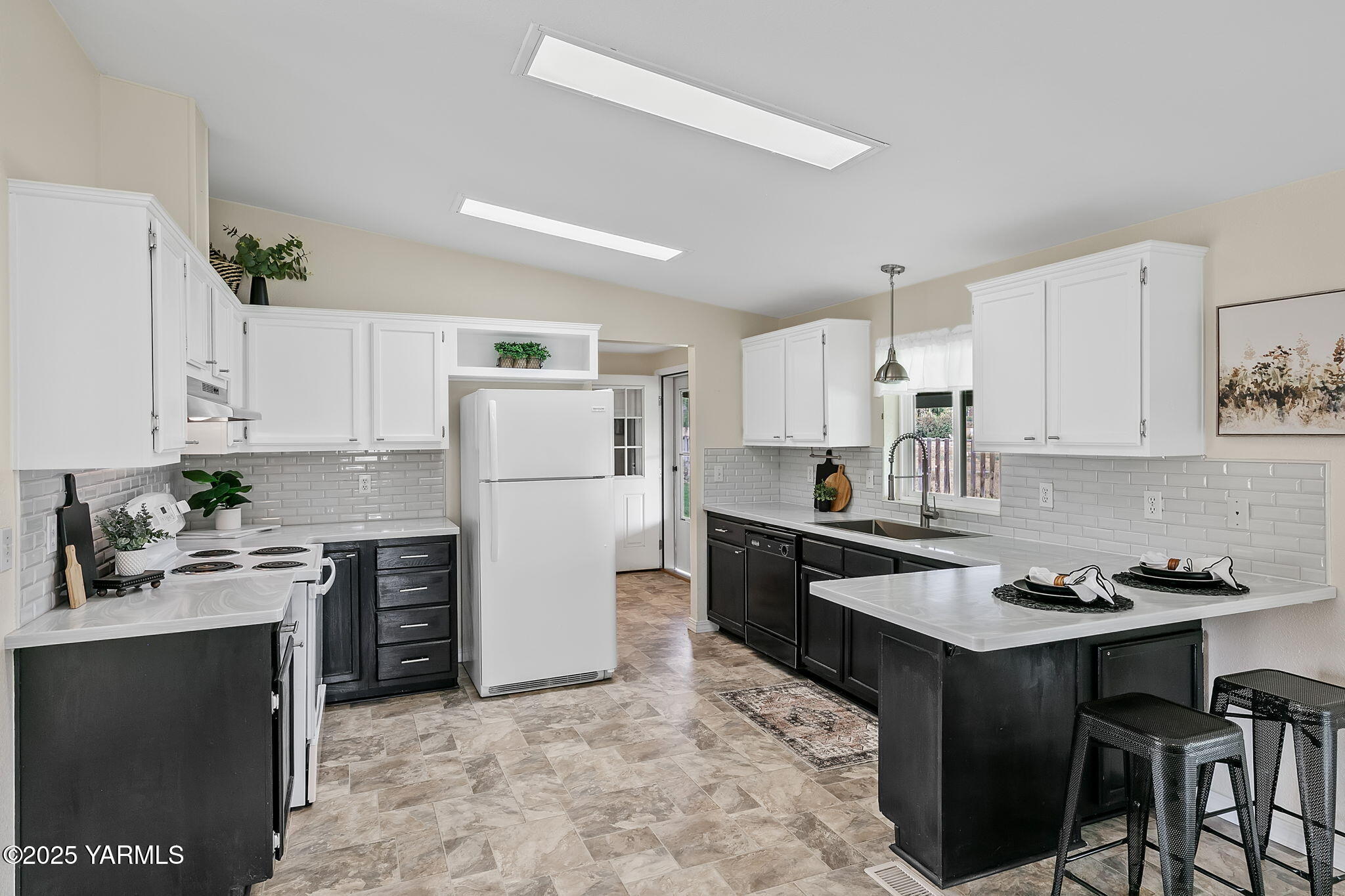 2561 Mapleway Rd