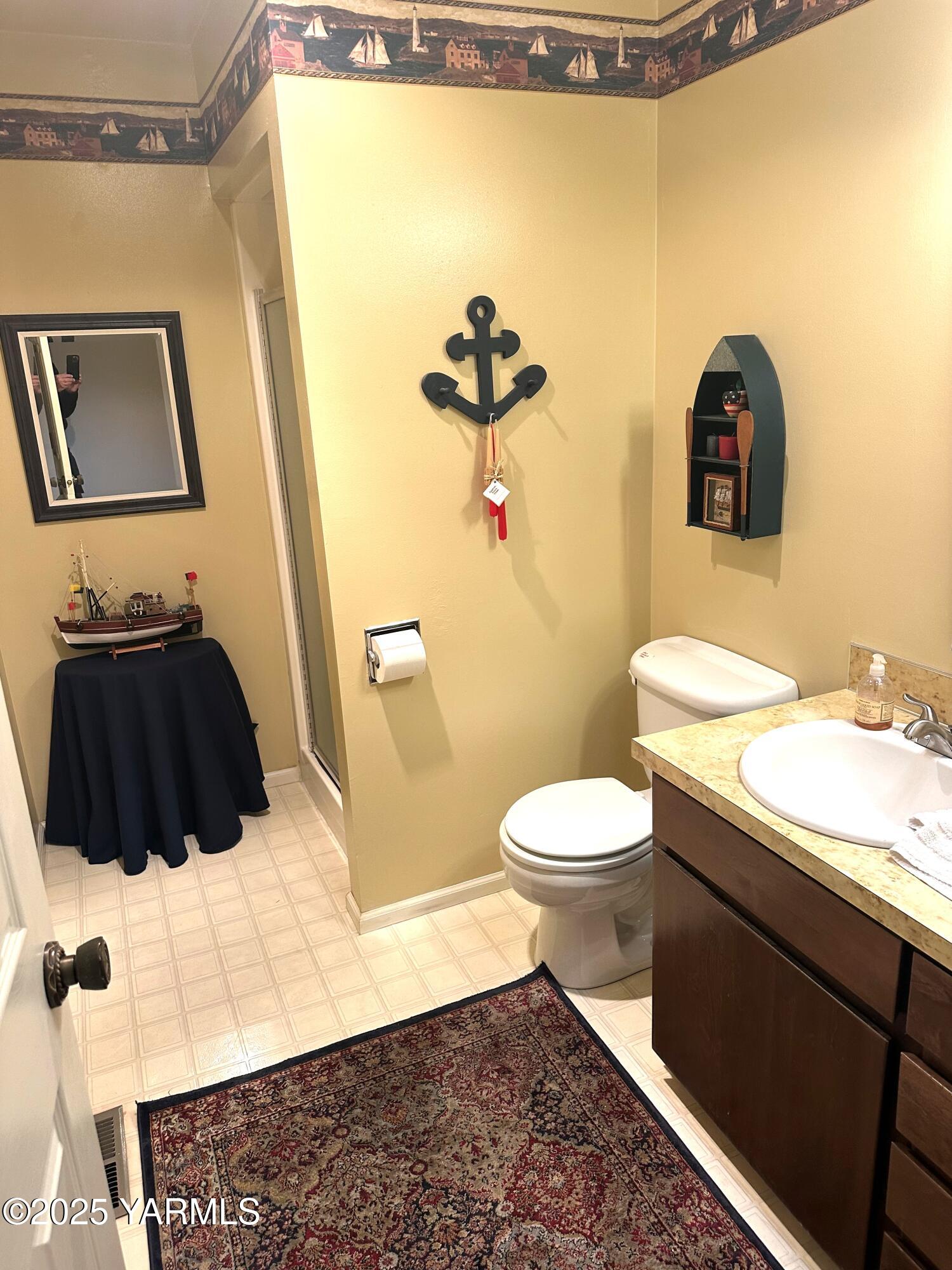 100 N 60th Ave Unit: 8
