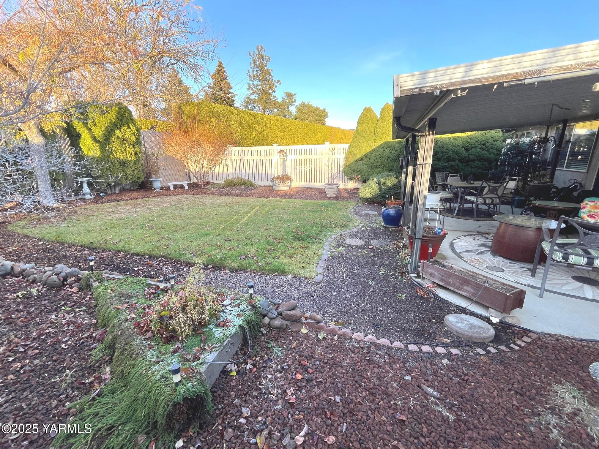 100 N 60th Ave Unit: 8