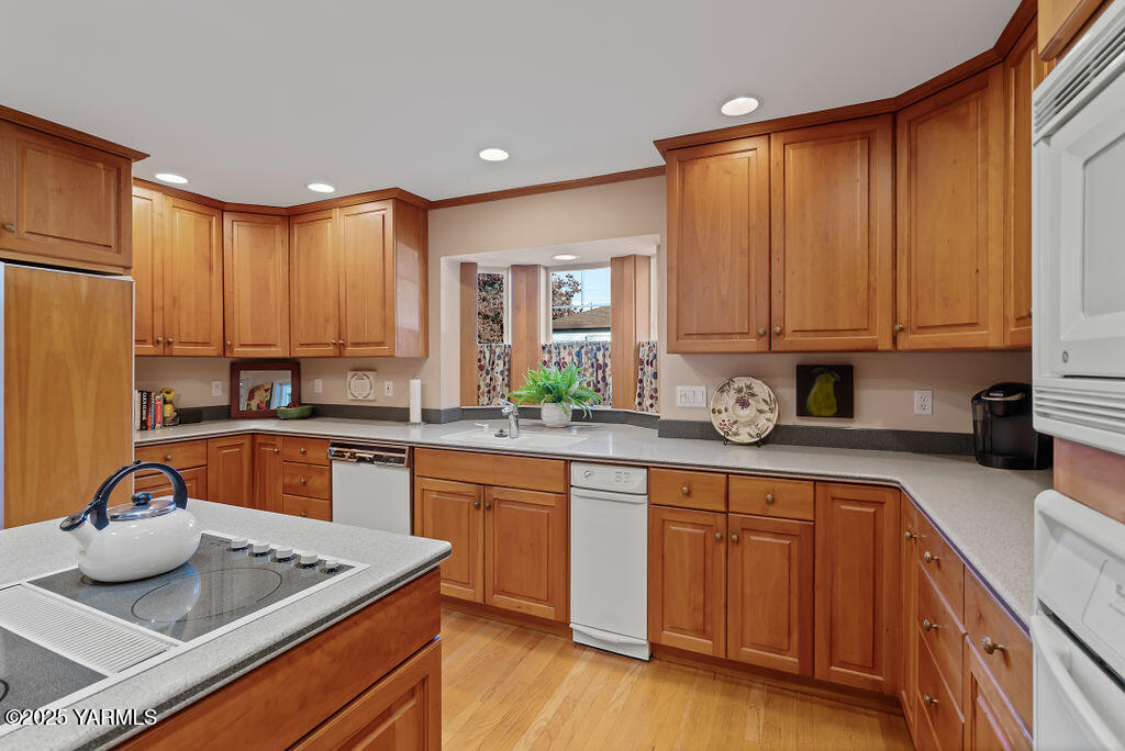 2008 Summitview Ave