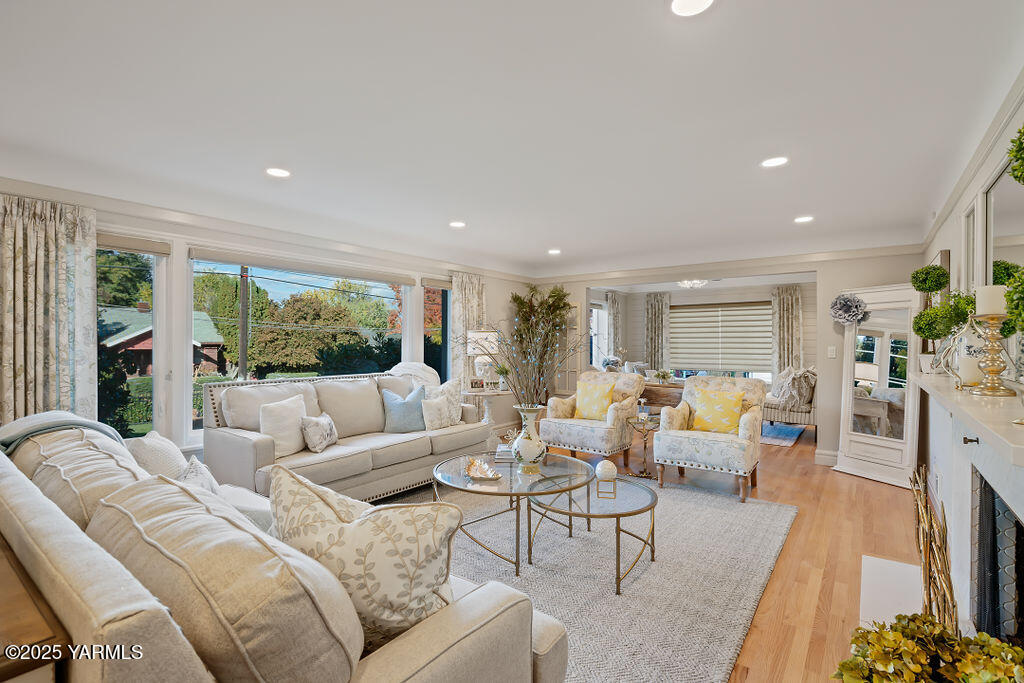 2008 Summitview Ave