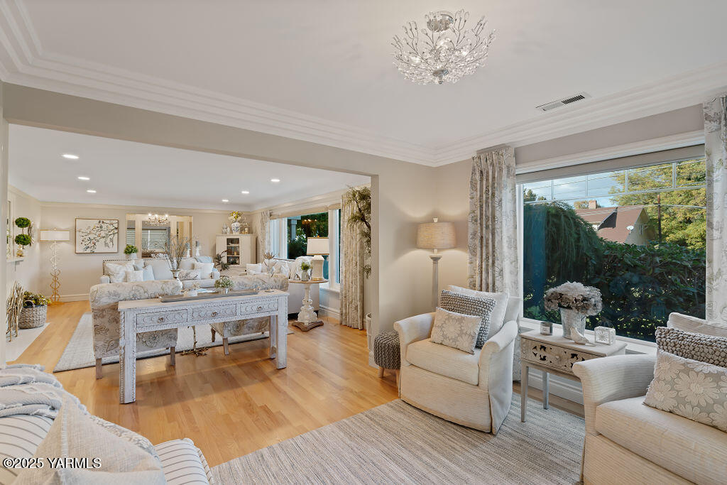 2008 Summitview Ave