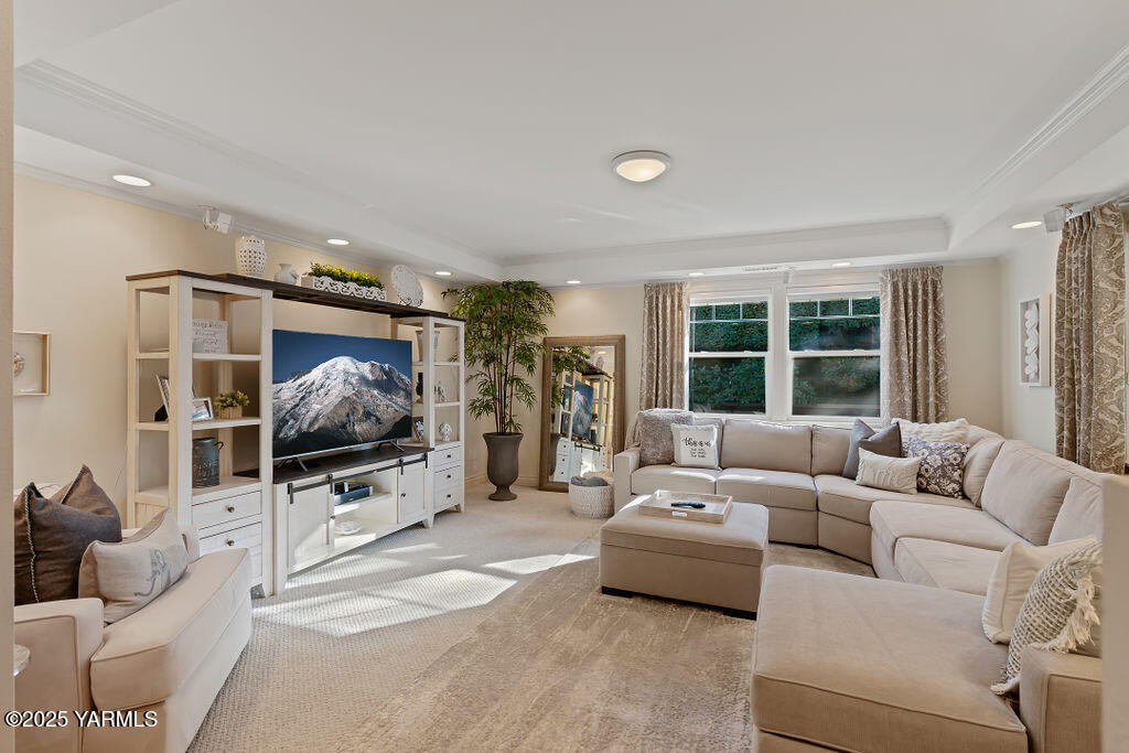 2008 Summitview Ave