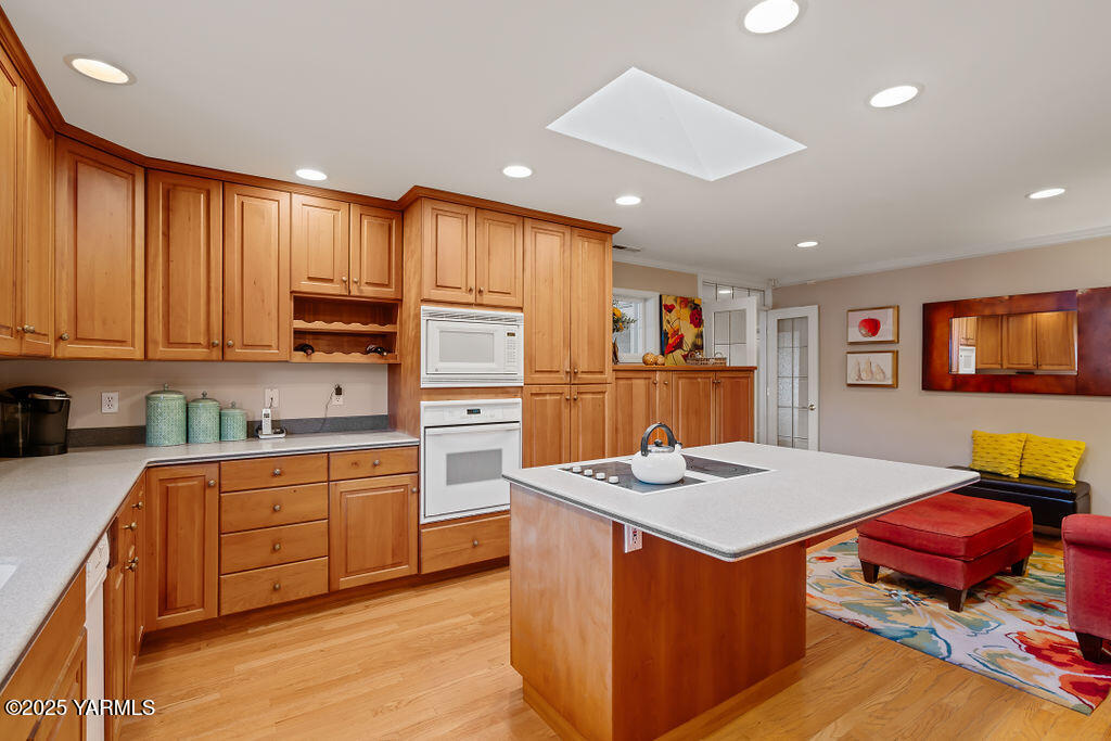 2008 Summitview Ave