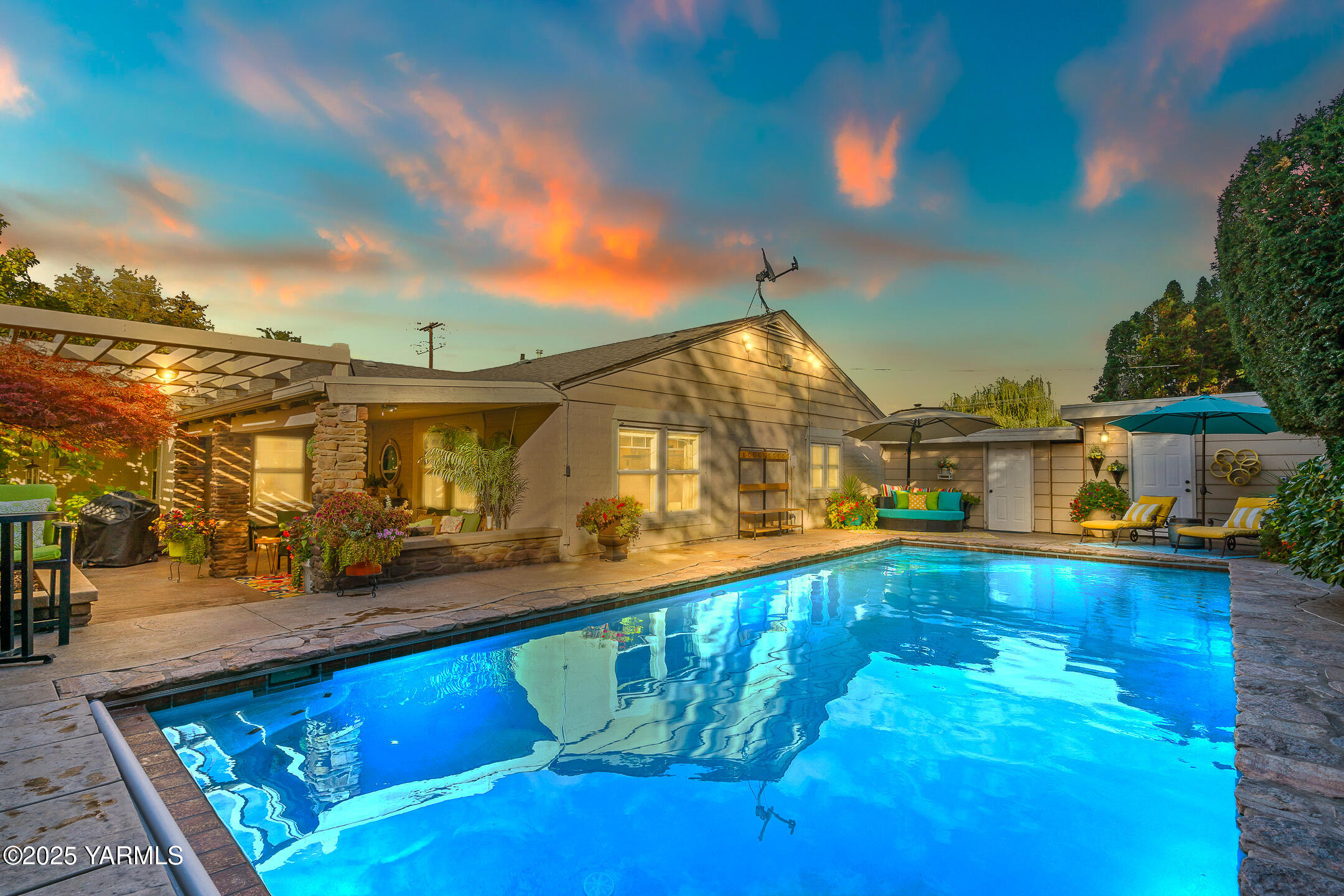 2008 Summitview Ave