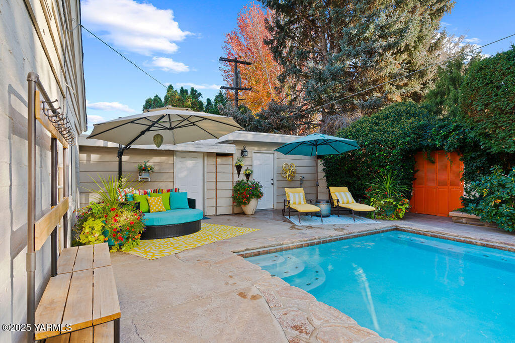 2008 Summitview Ave