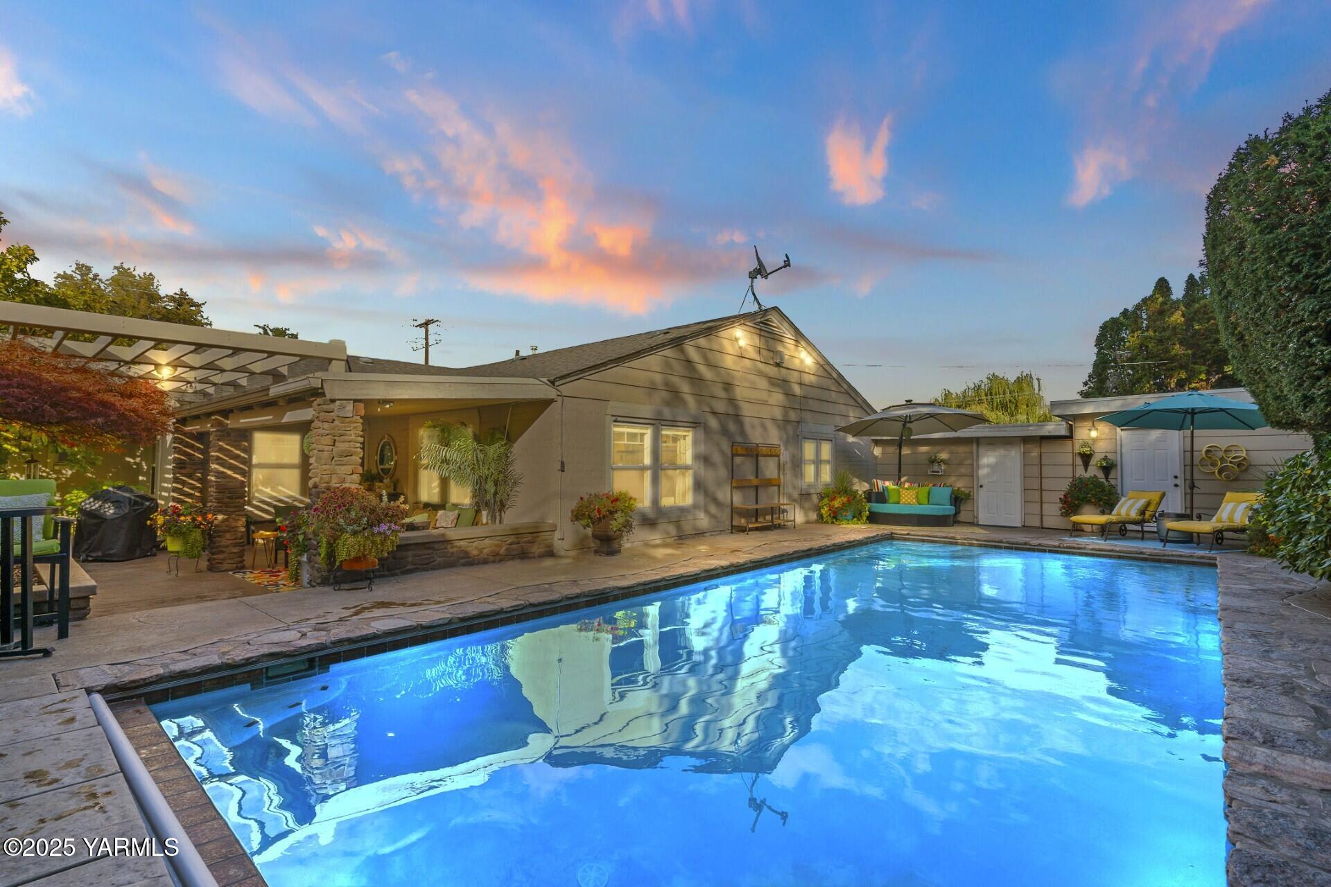 2008 Summitview Ave