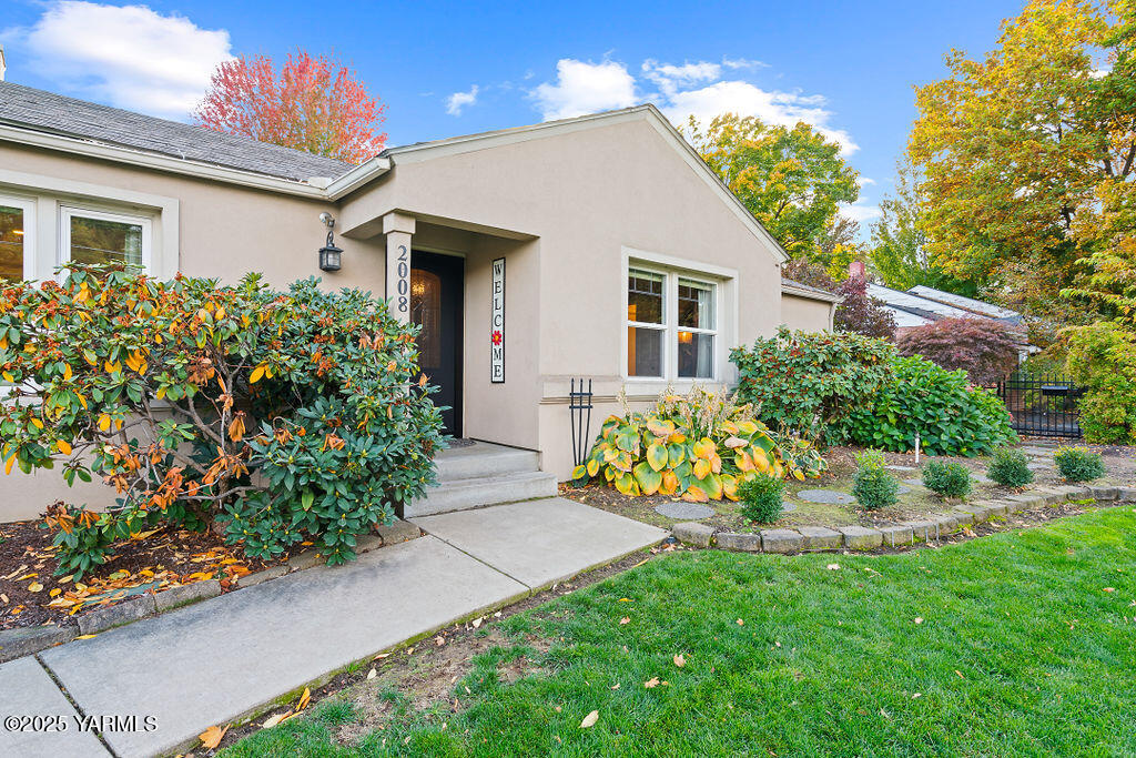2008 Summitview Ave