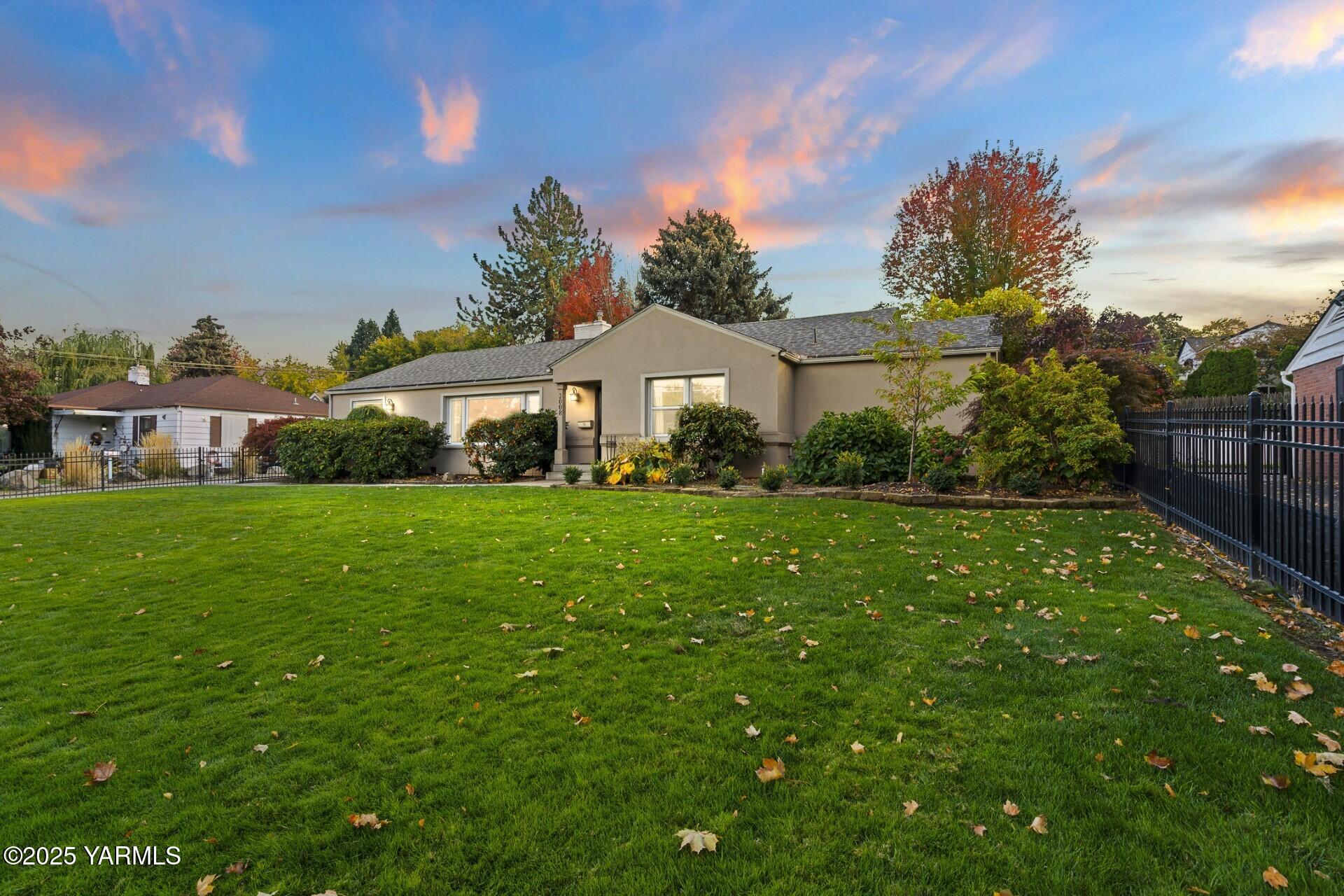 2008 Summitview Ave