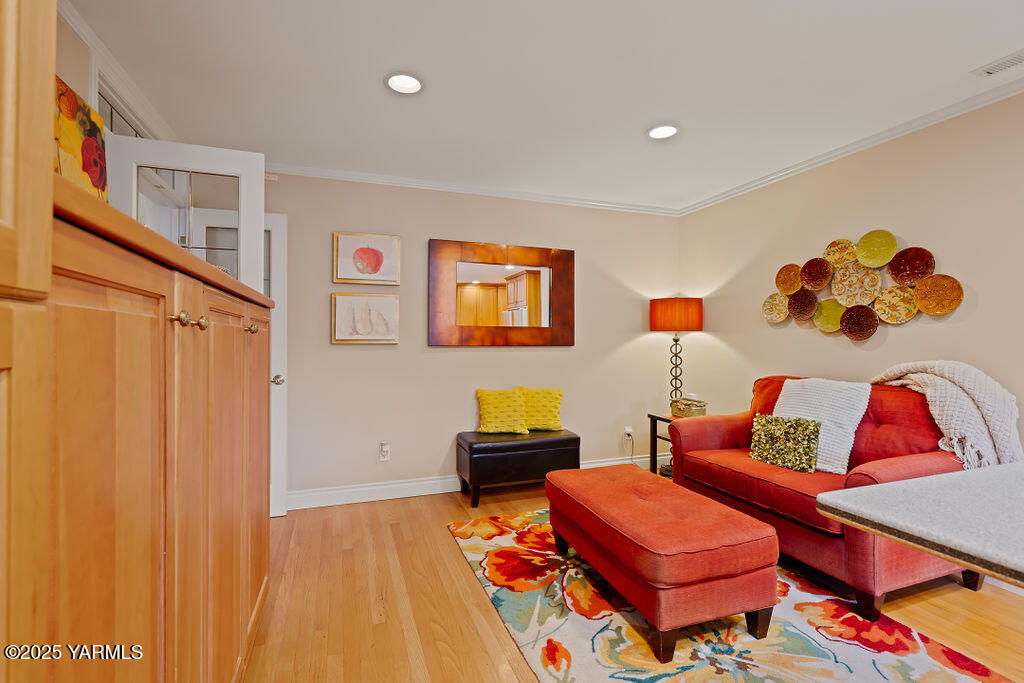 2008 Summitview Ave