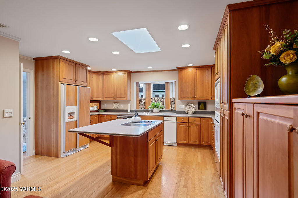 2008 Summitview Ave
