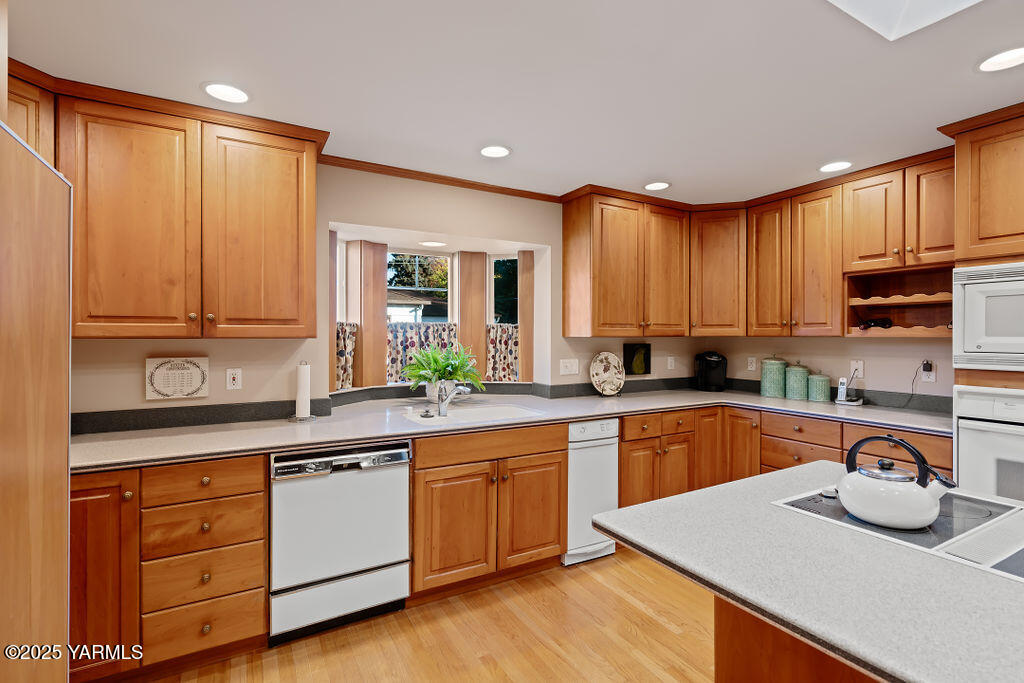 2008 Summitview Ave