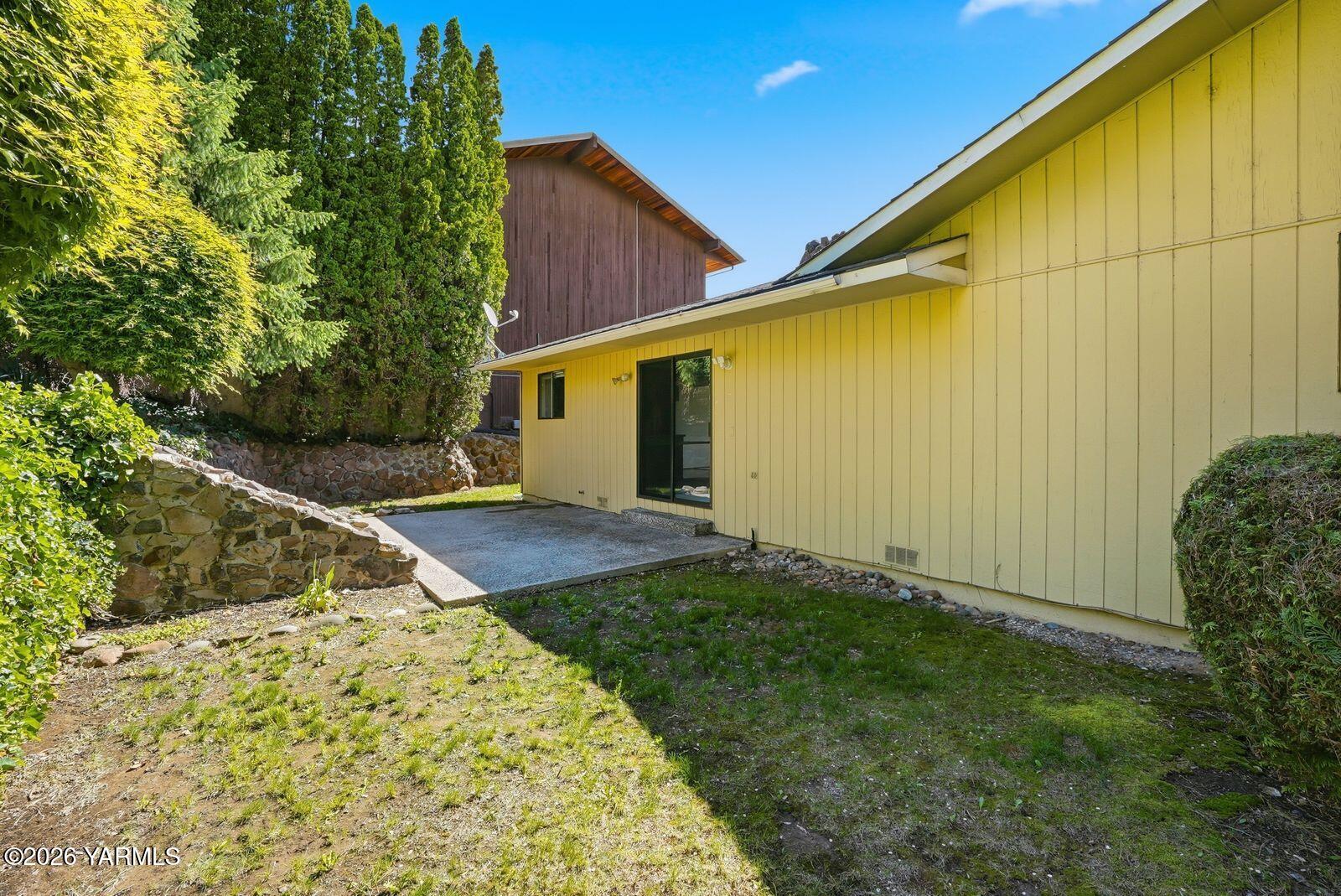 912 Carriage Hill Dr