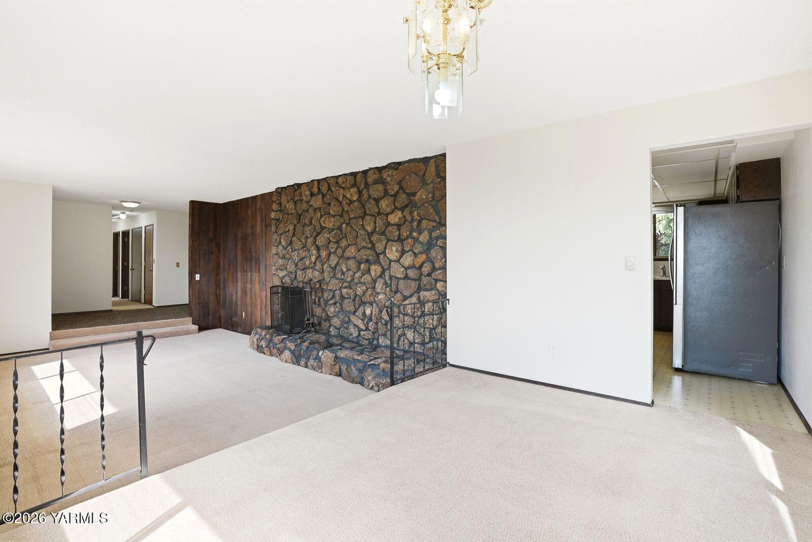 912 Carriage Hill Dr