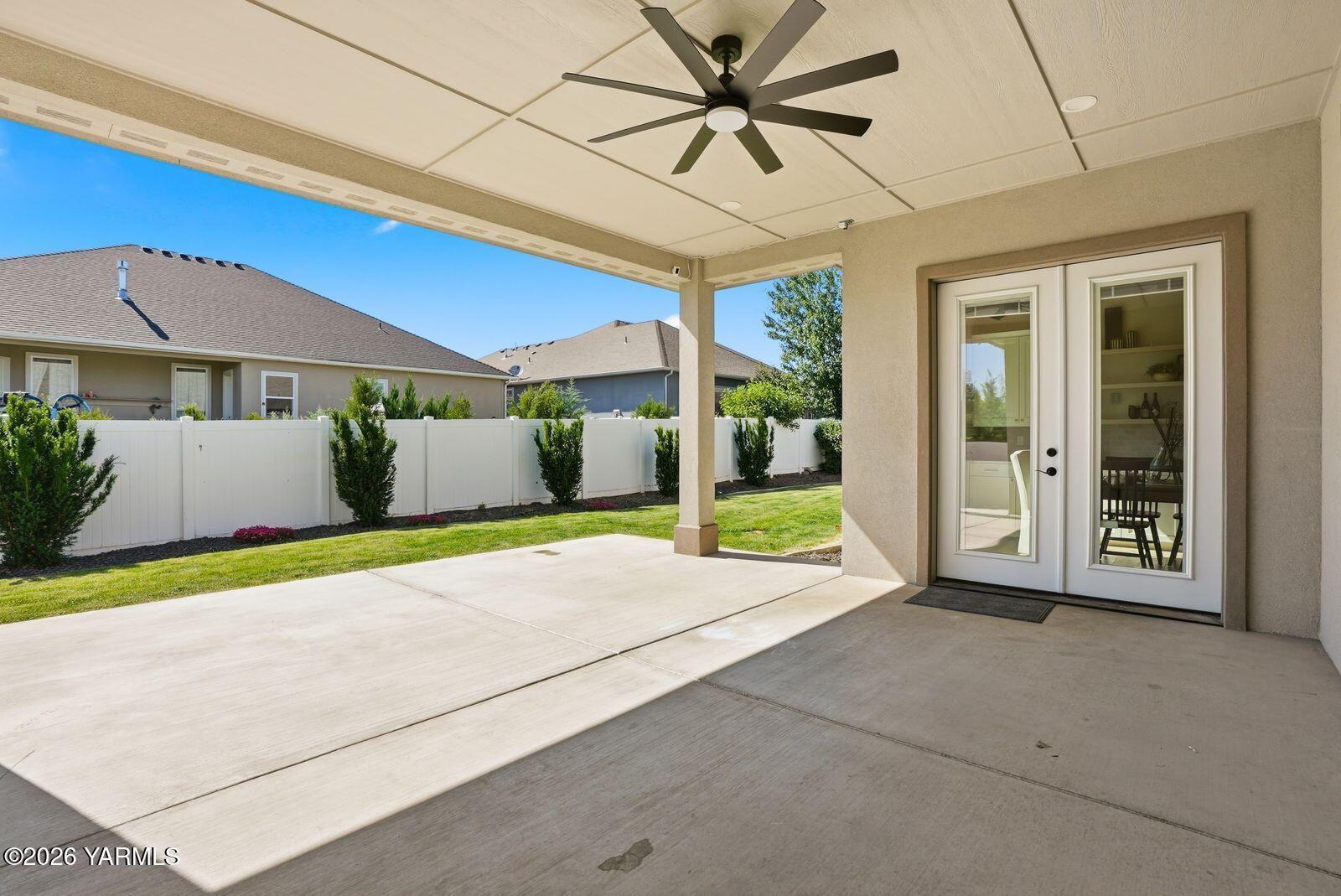 2106 S 74th Ave